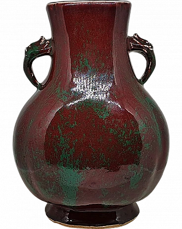 Hu cinese porcelain Vase in burgundy with flambé decoration, 20th c.