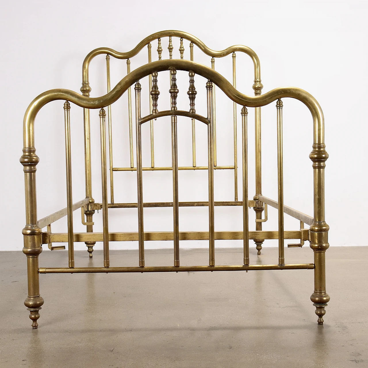 Antique brass bed, early 20th century 6