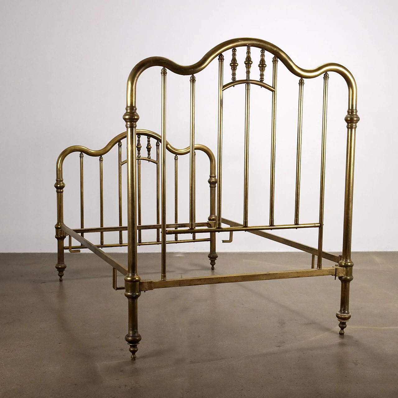 Antique brass bed, early 20th century 10