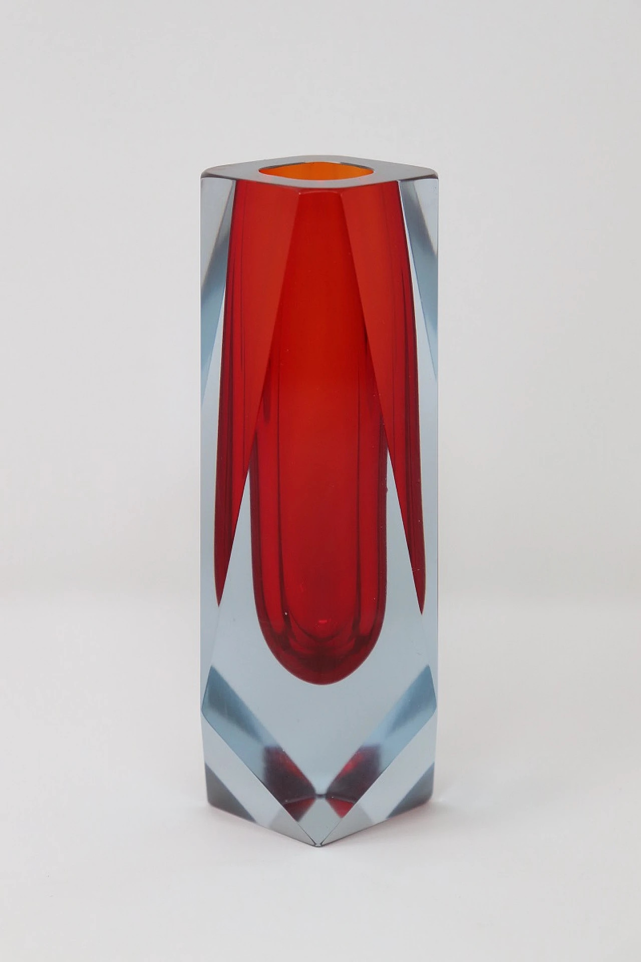 Intense red vase, Murano 1960s 4