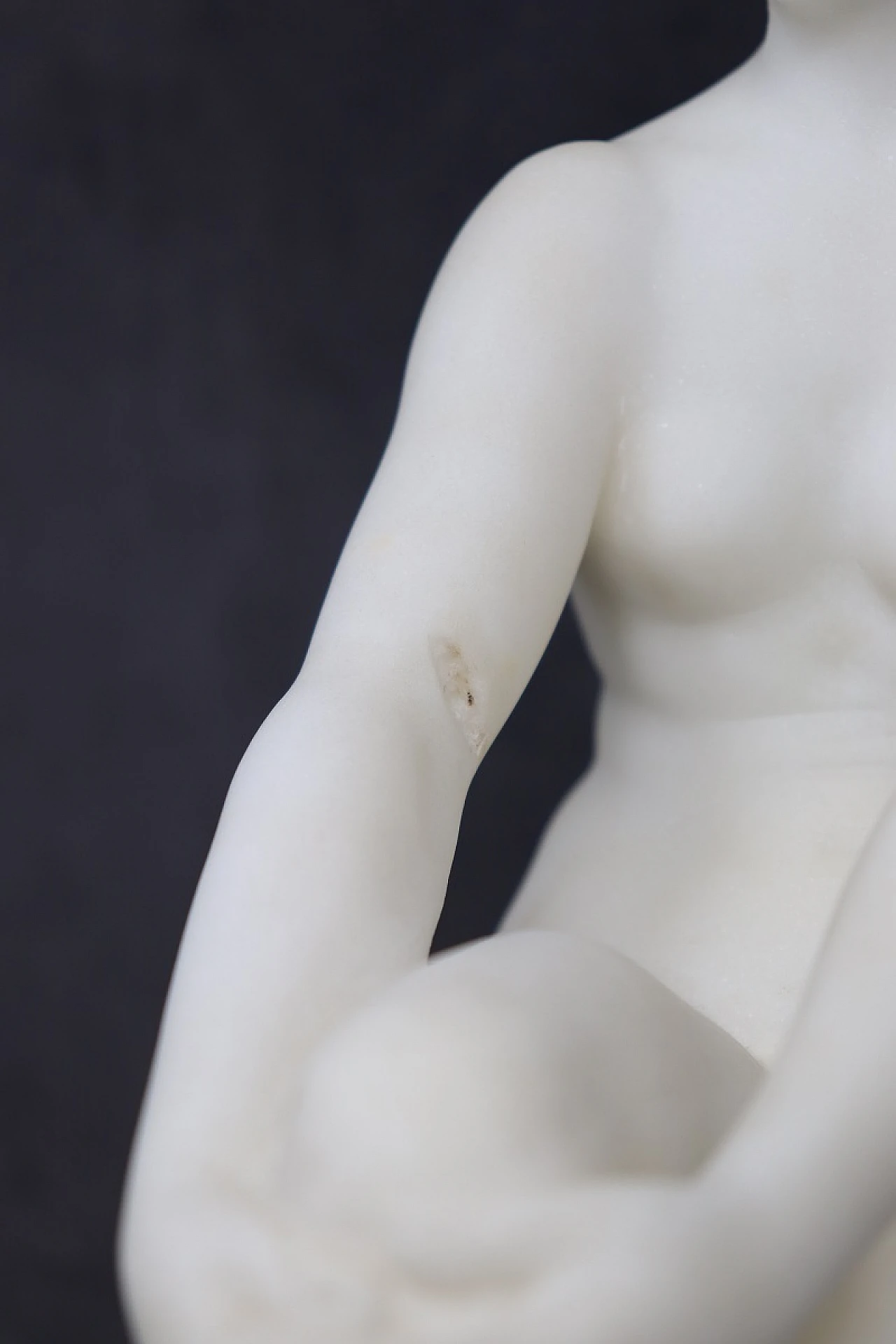 Nude woman, art deco sculpture in white marble, 30s 5