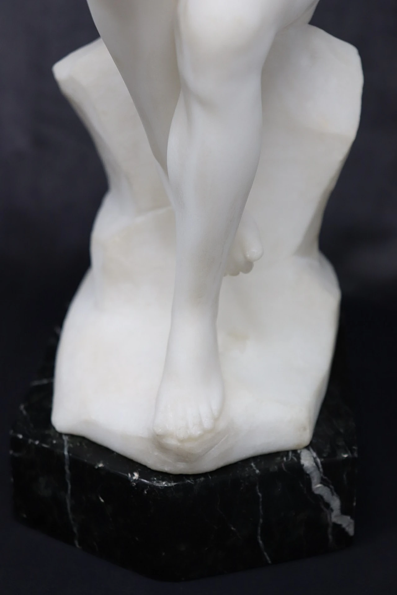 Nude woman, art deco sculpture in white marble, 30s 7