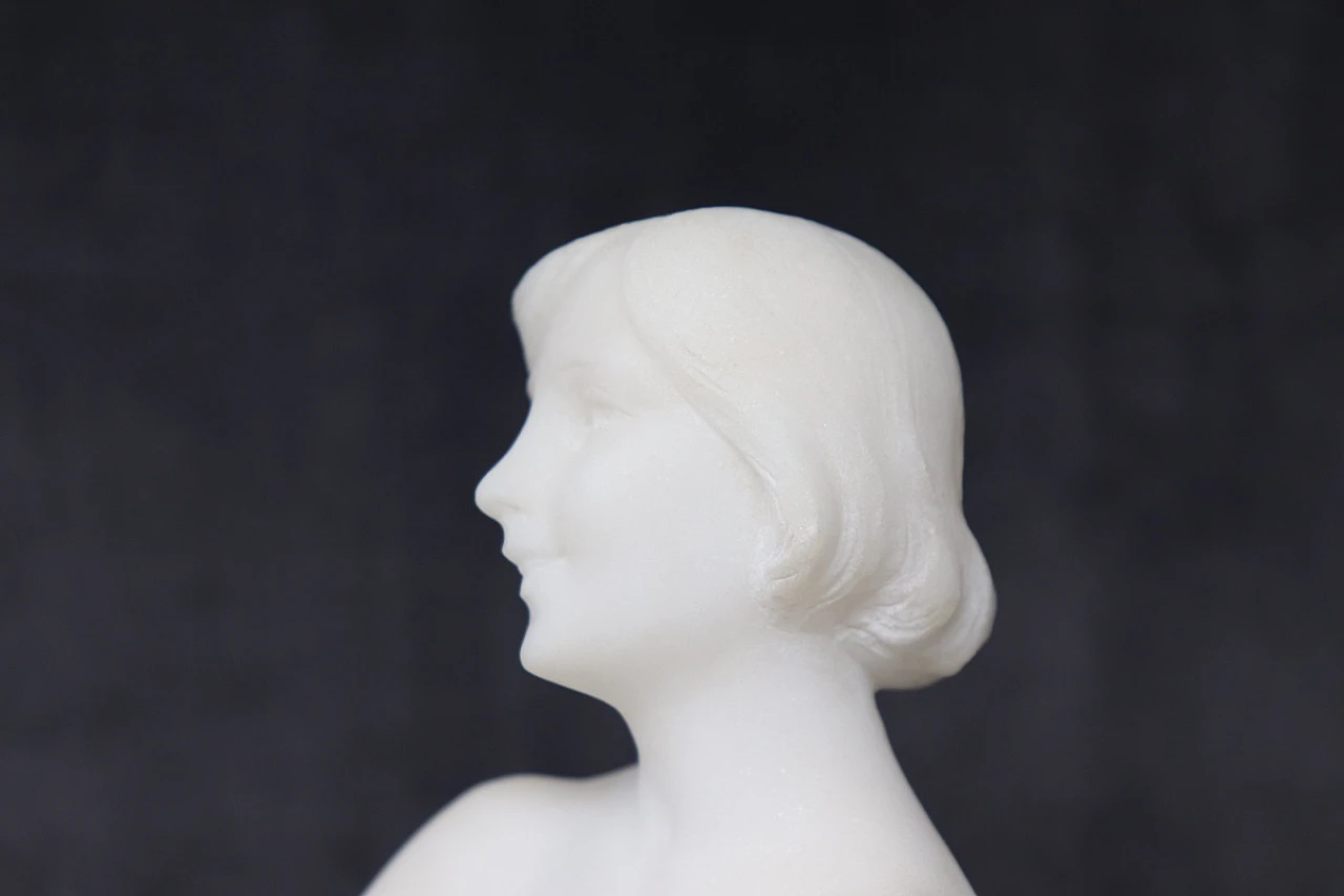 Nude woman, art deco sculpture in white marble, 30s 10