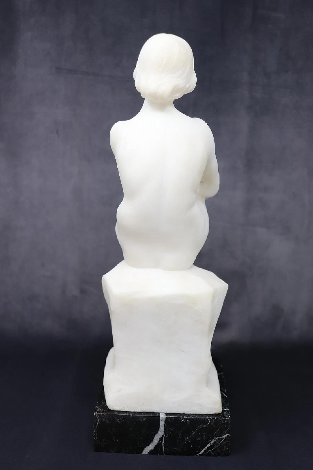 Nude woman, art deco sculpture in white marble, 30s 11