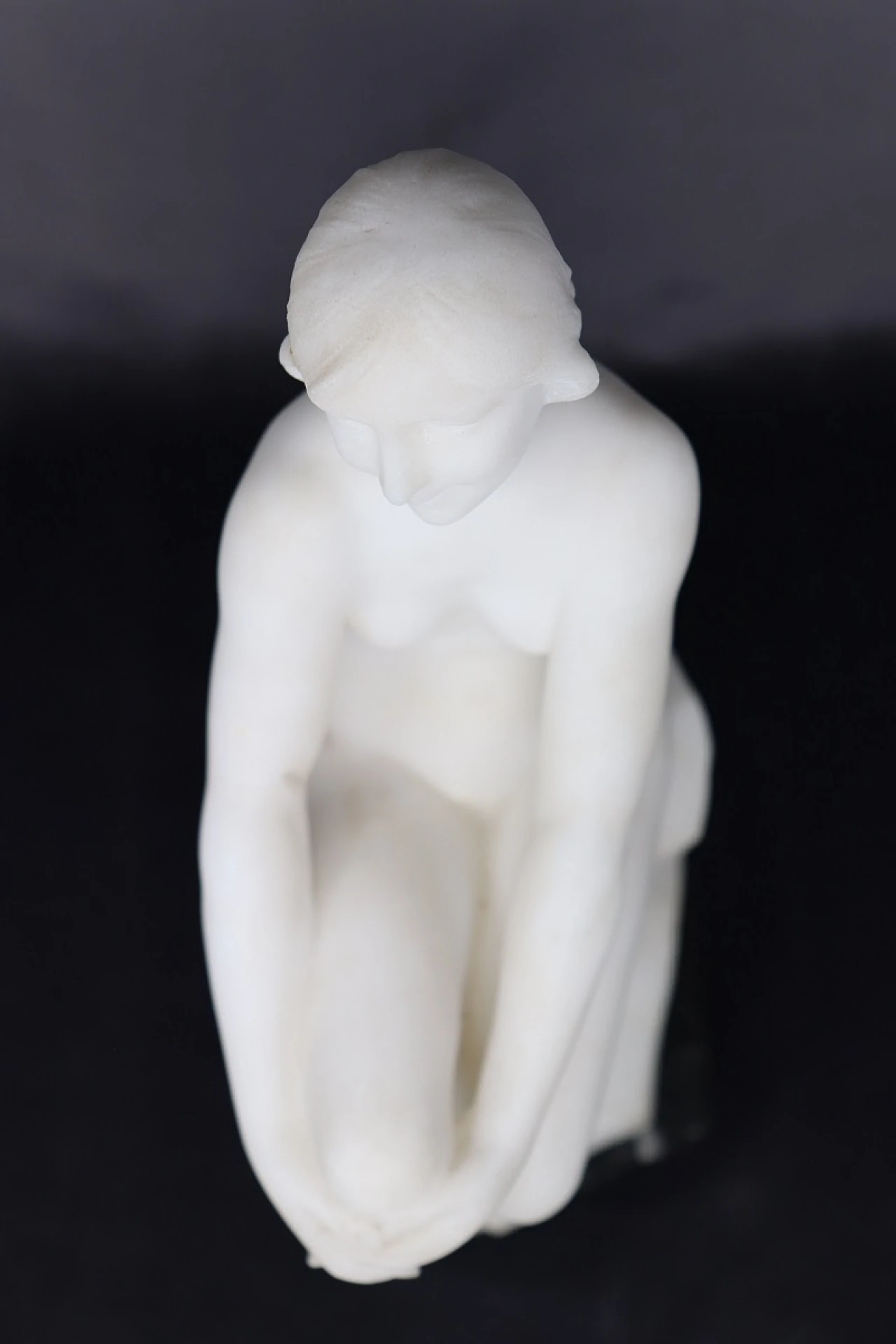 Nude woman, art deco sculpture in white marble, 30s 13