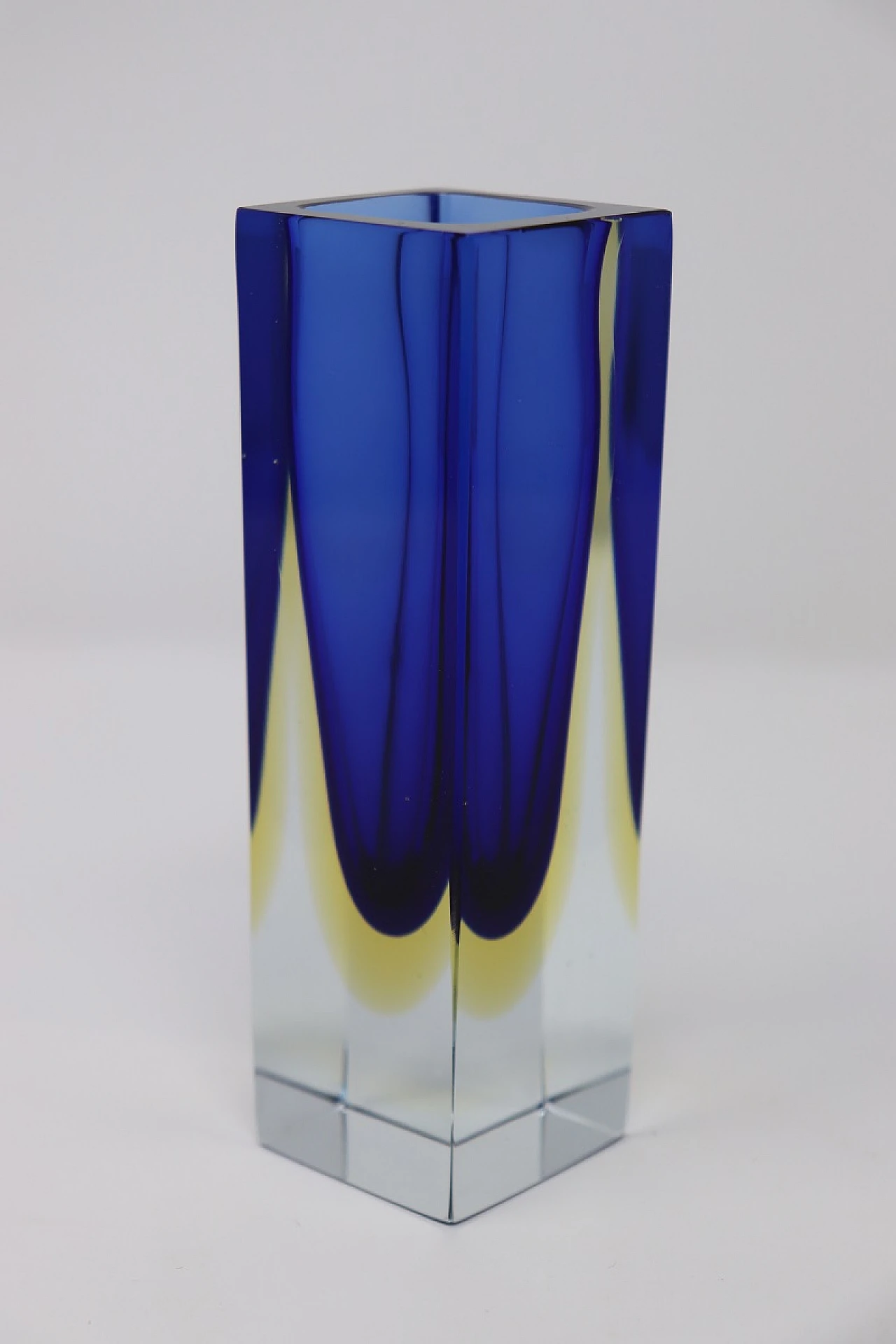 Small blue and yellow vase, 1970s 3