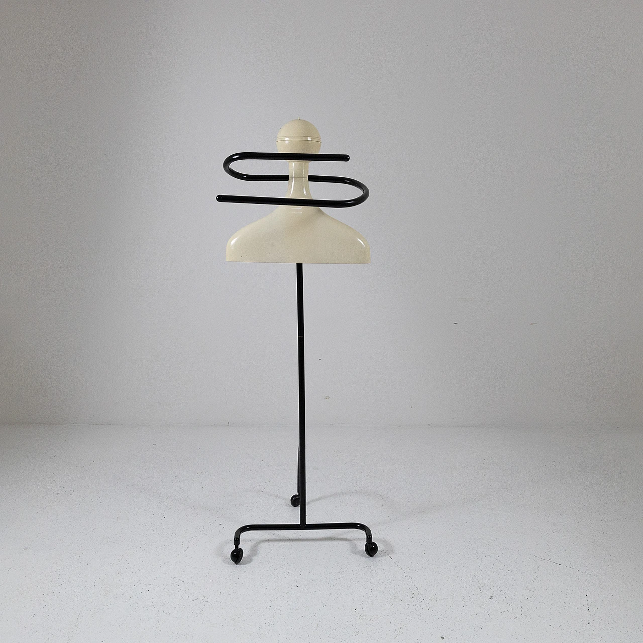 Coat hanger by Anna Castelli Ferrieri for Kartell, 1980s 2