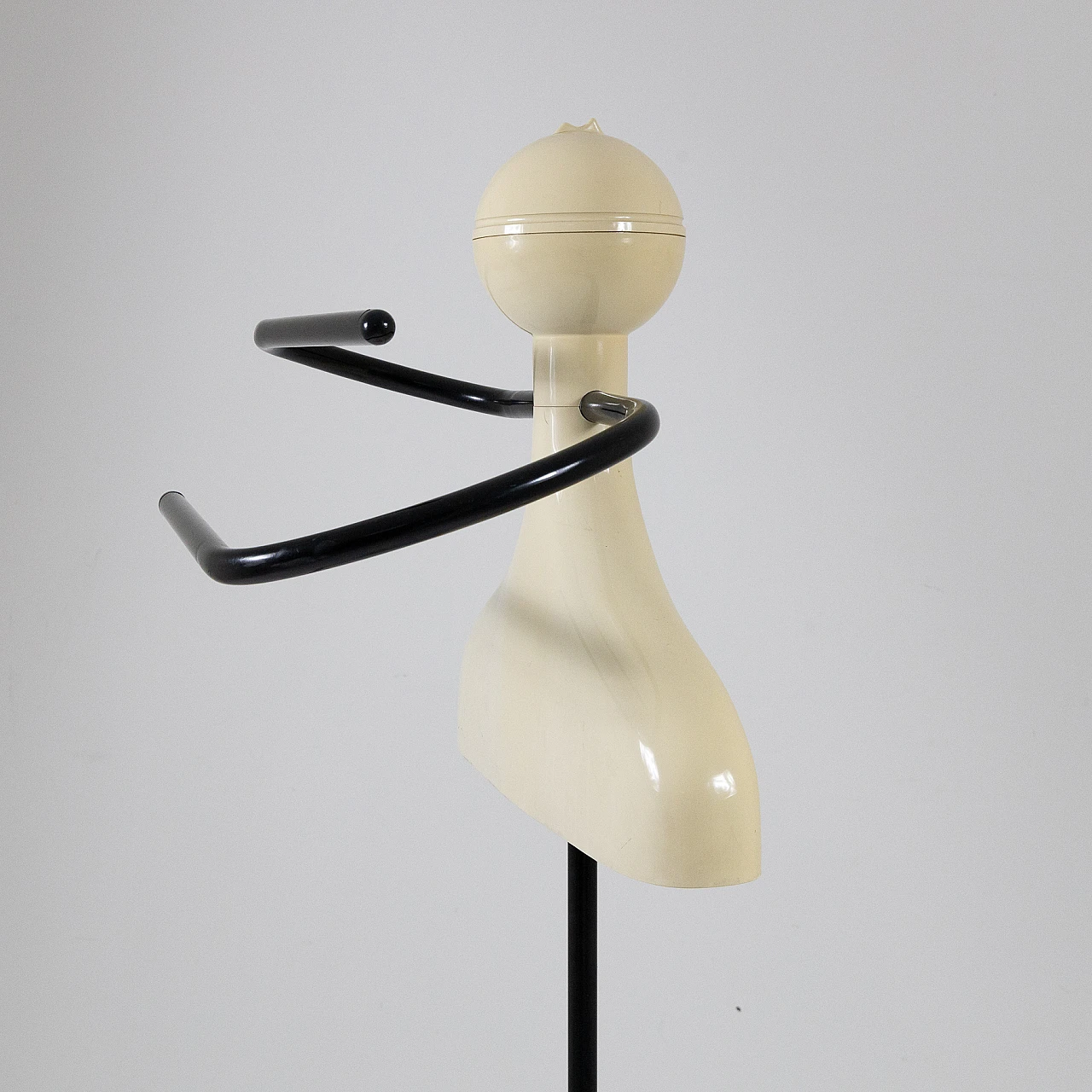 Coat hanger by Anna Castelli Ferrieri for Kartell, 1980s 4