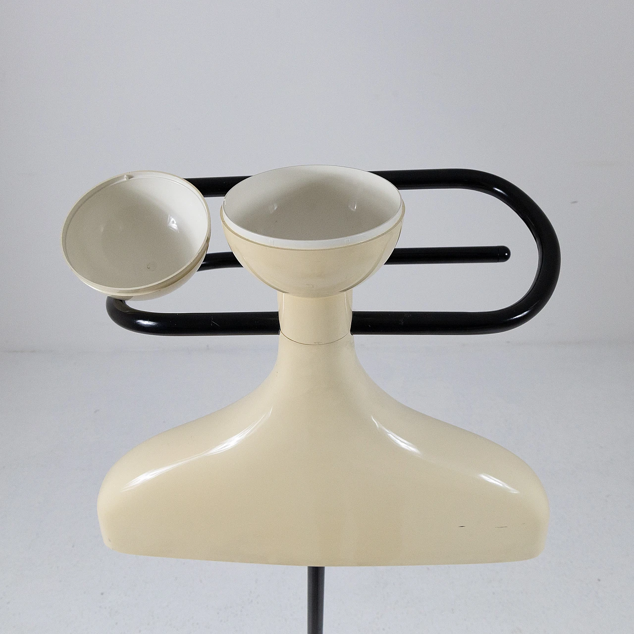 Coat hanger by Anna Castelli Ferrieri for Kartell, 1980s 6