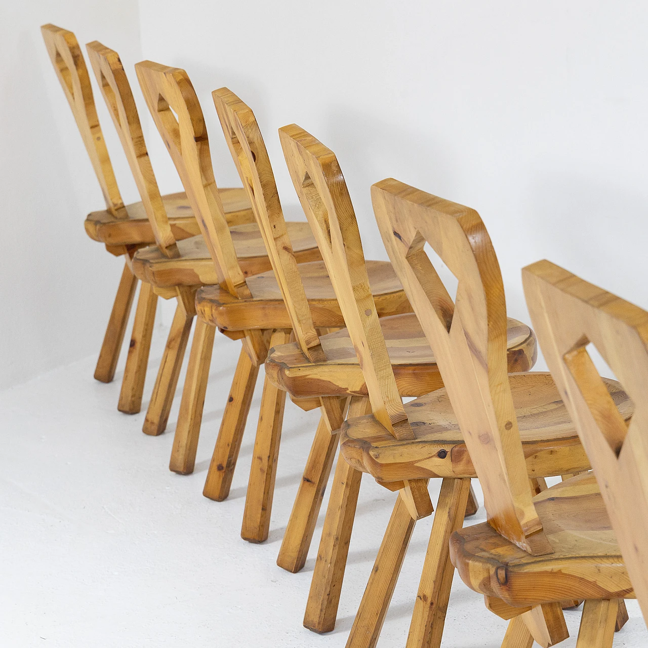 8 Chairs in pine wood, 1970s 3