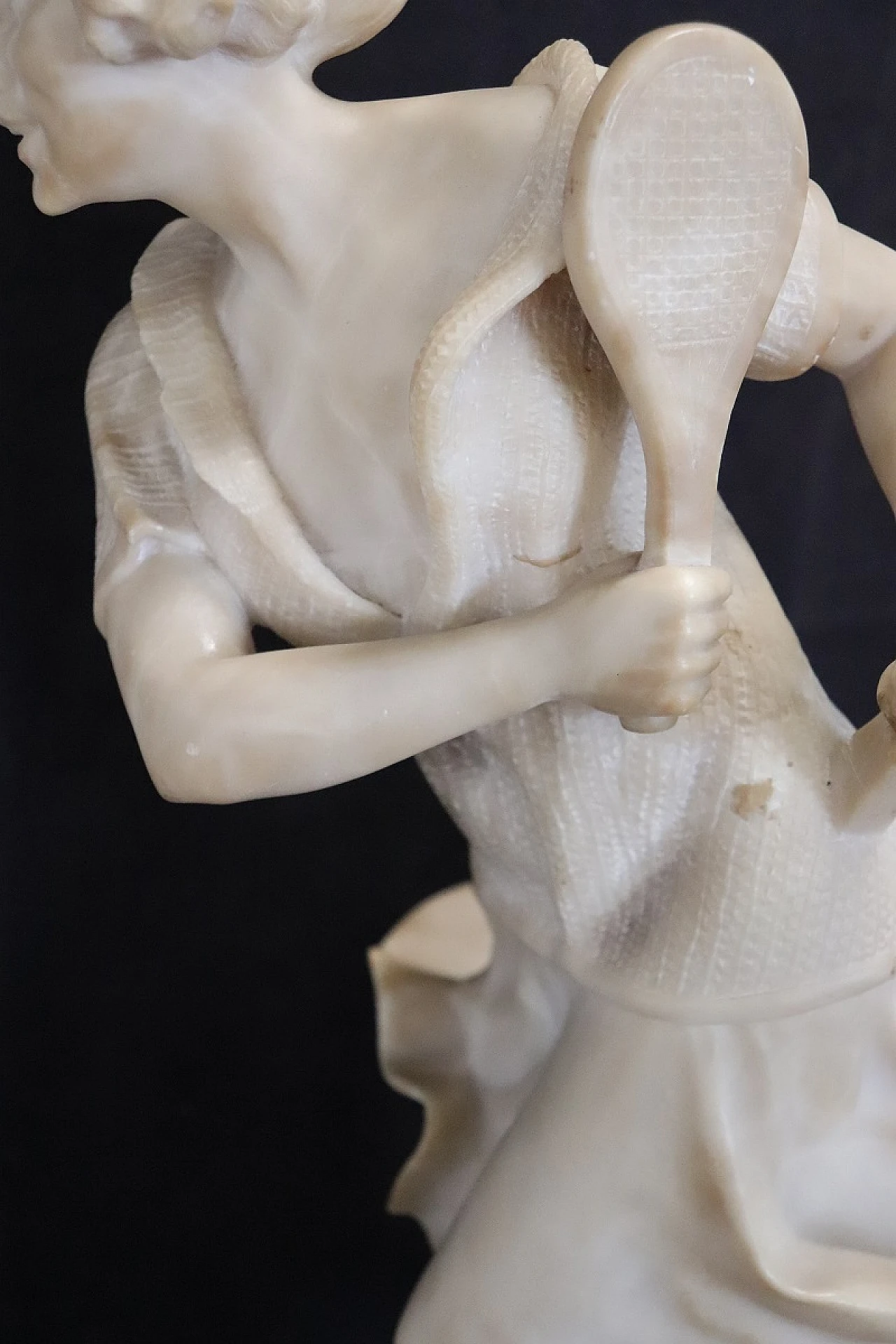 Scultura in marmo, ragazza che gioca a tennis, primi ‘900 7