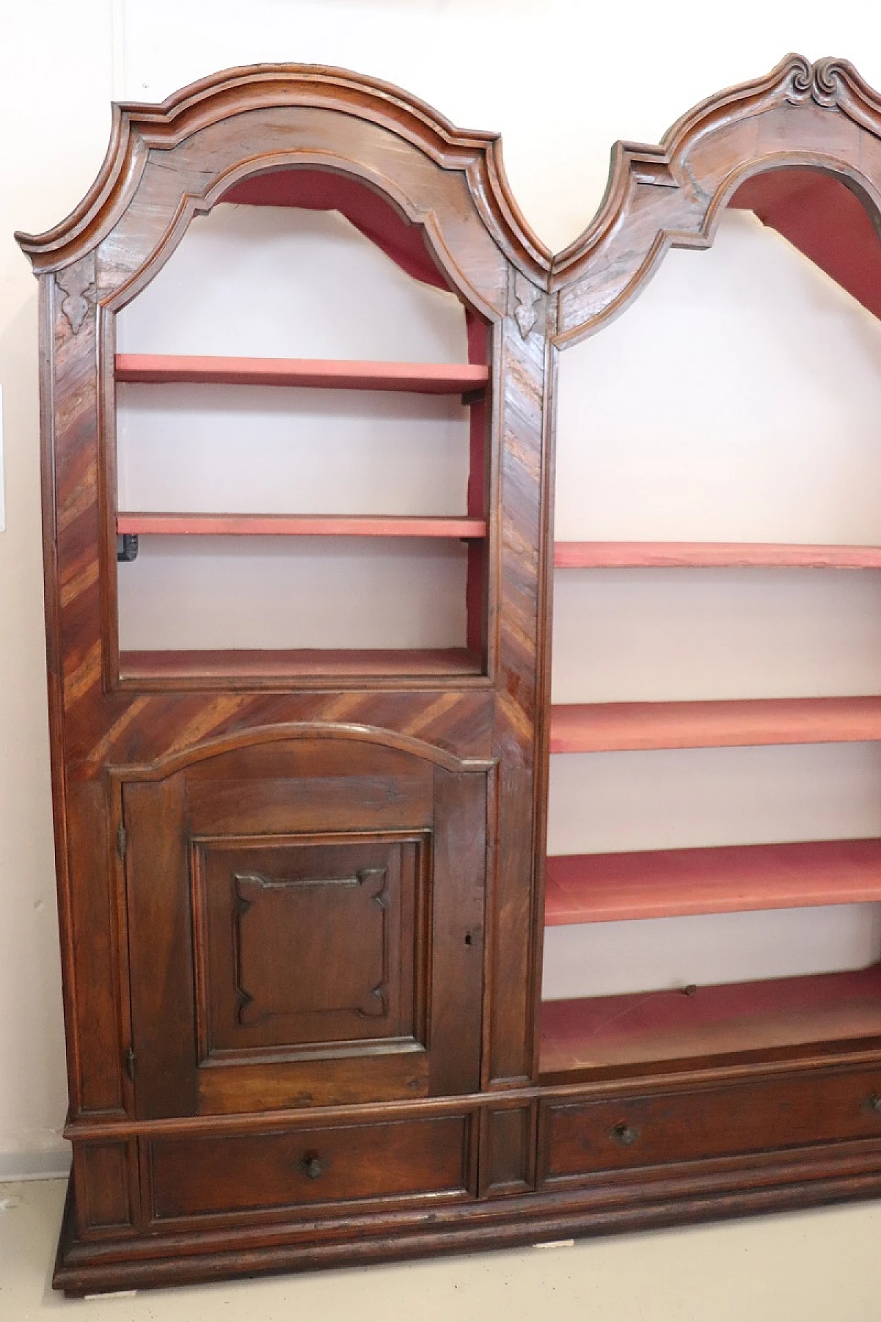 Large walnut bookcase, 17th century 2