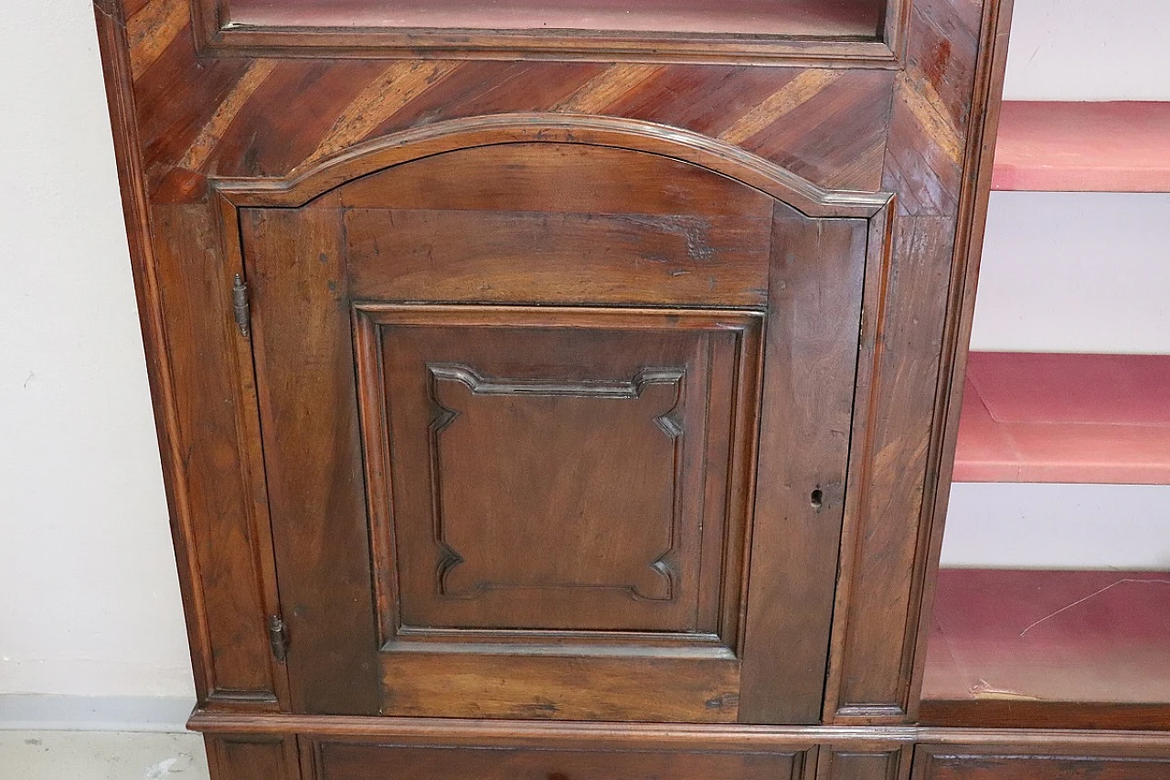 Large walnut bookcase, 17th century 6