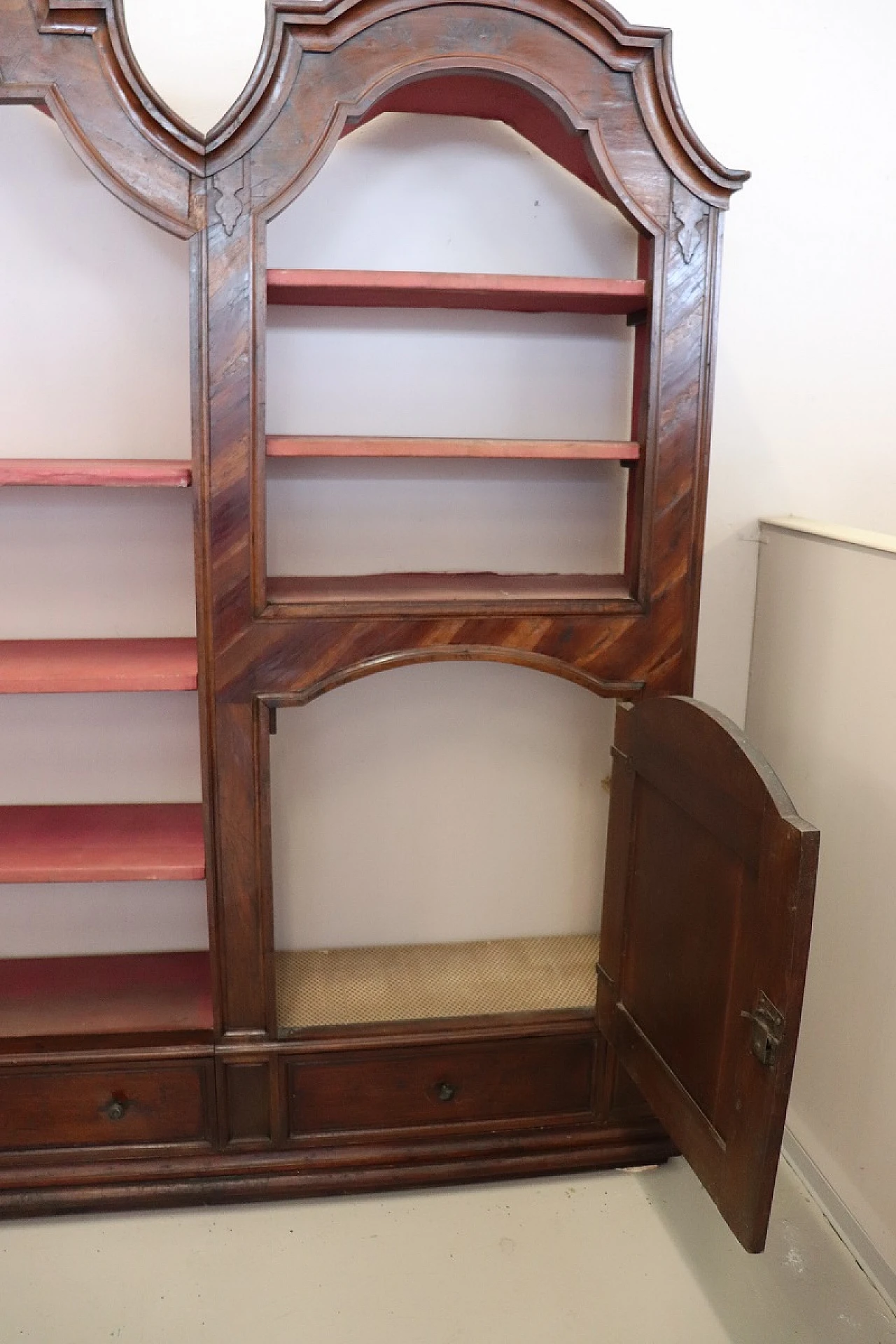 Large walnut bookcase, 17th century 13