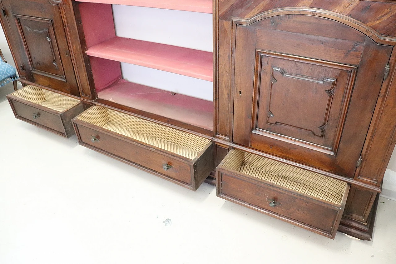 Large walnut bookcase, 17th century 14