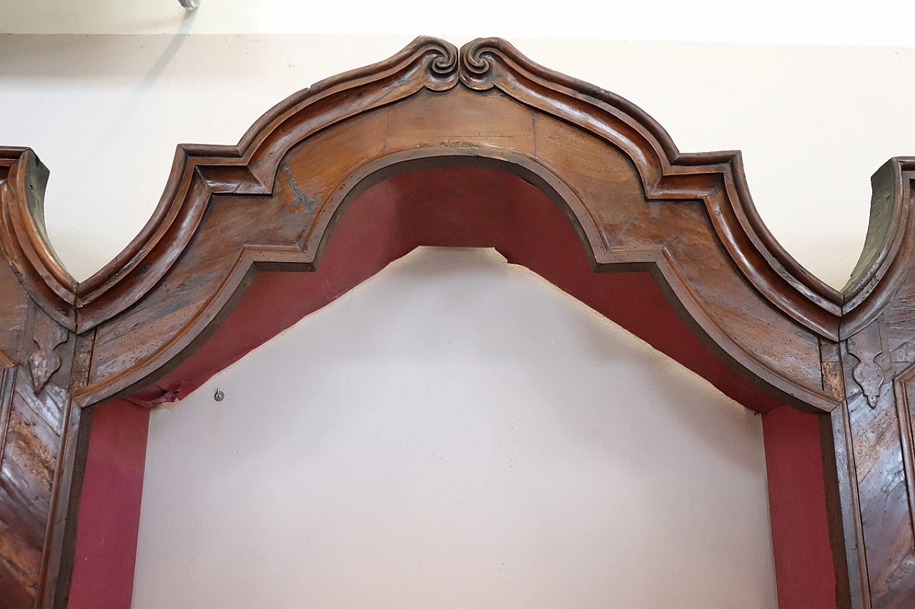 Large walnut bookcase, 17th century 16