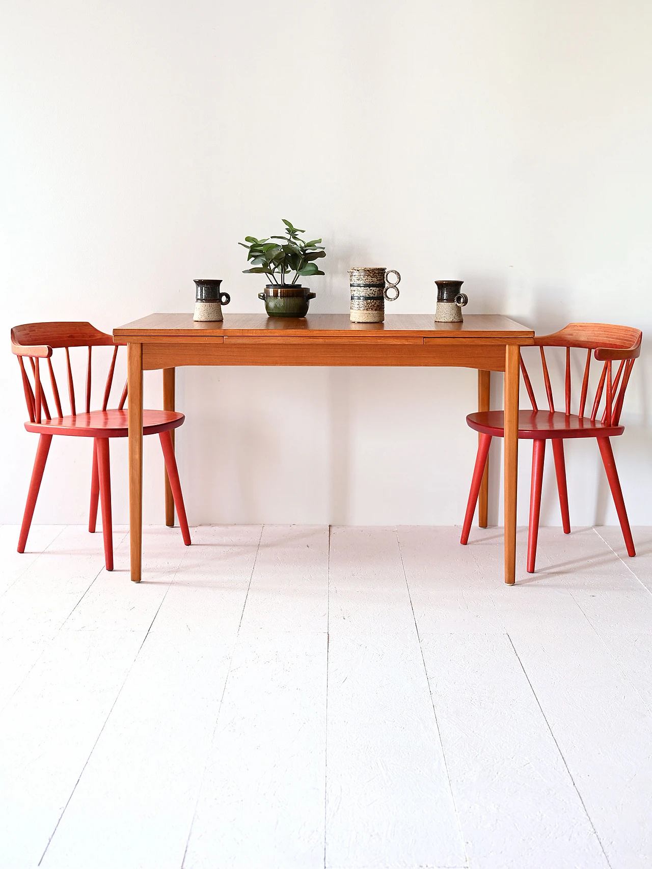 Extendable Scandinavian table 1