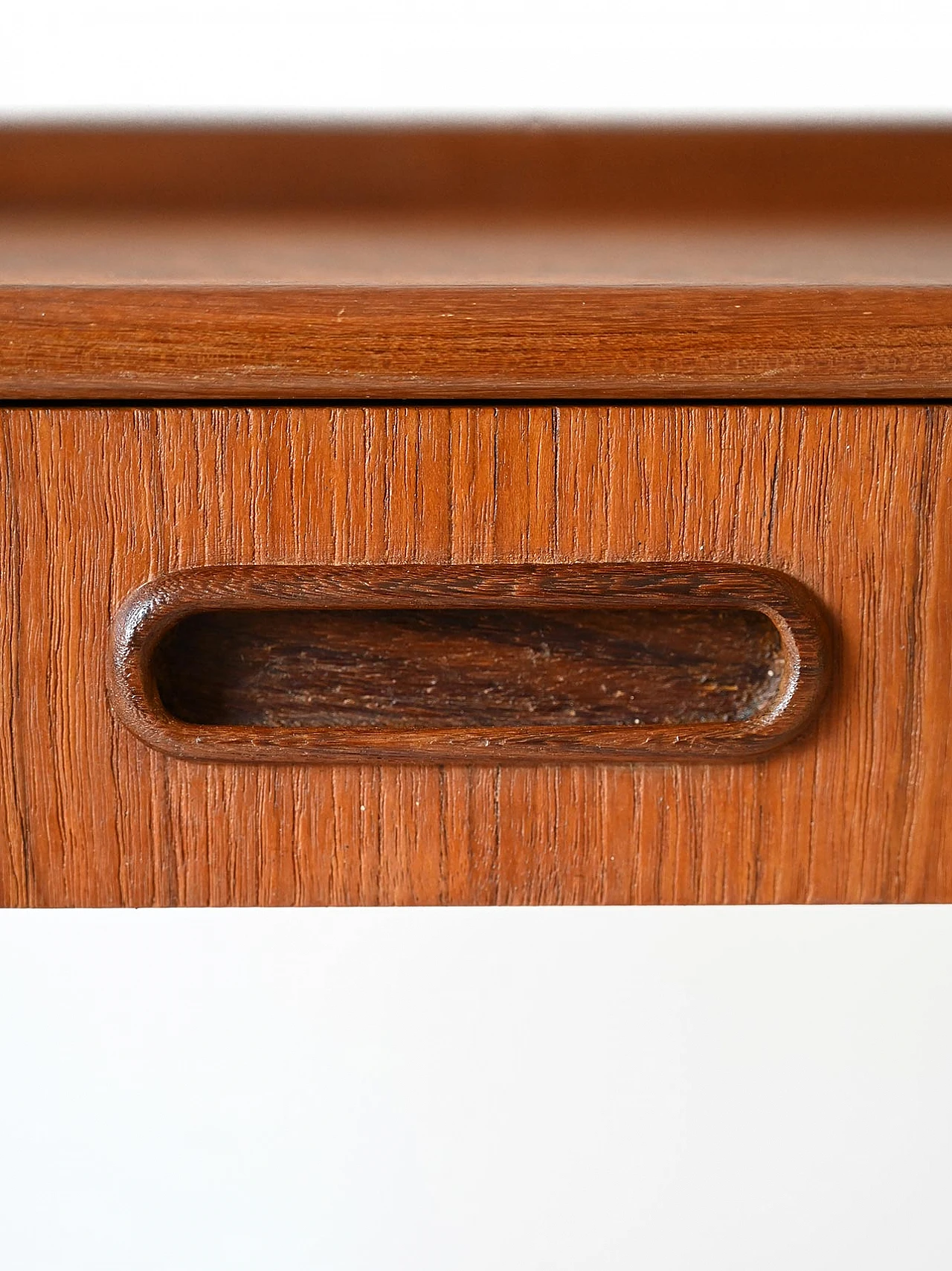 Scandinavian bedside table in teak and rattan 7