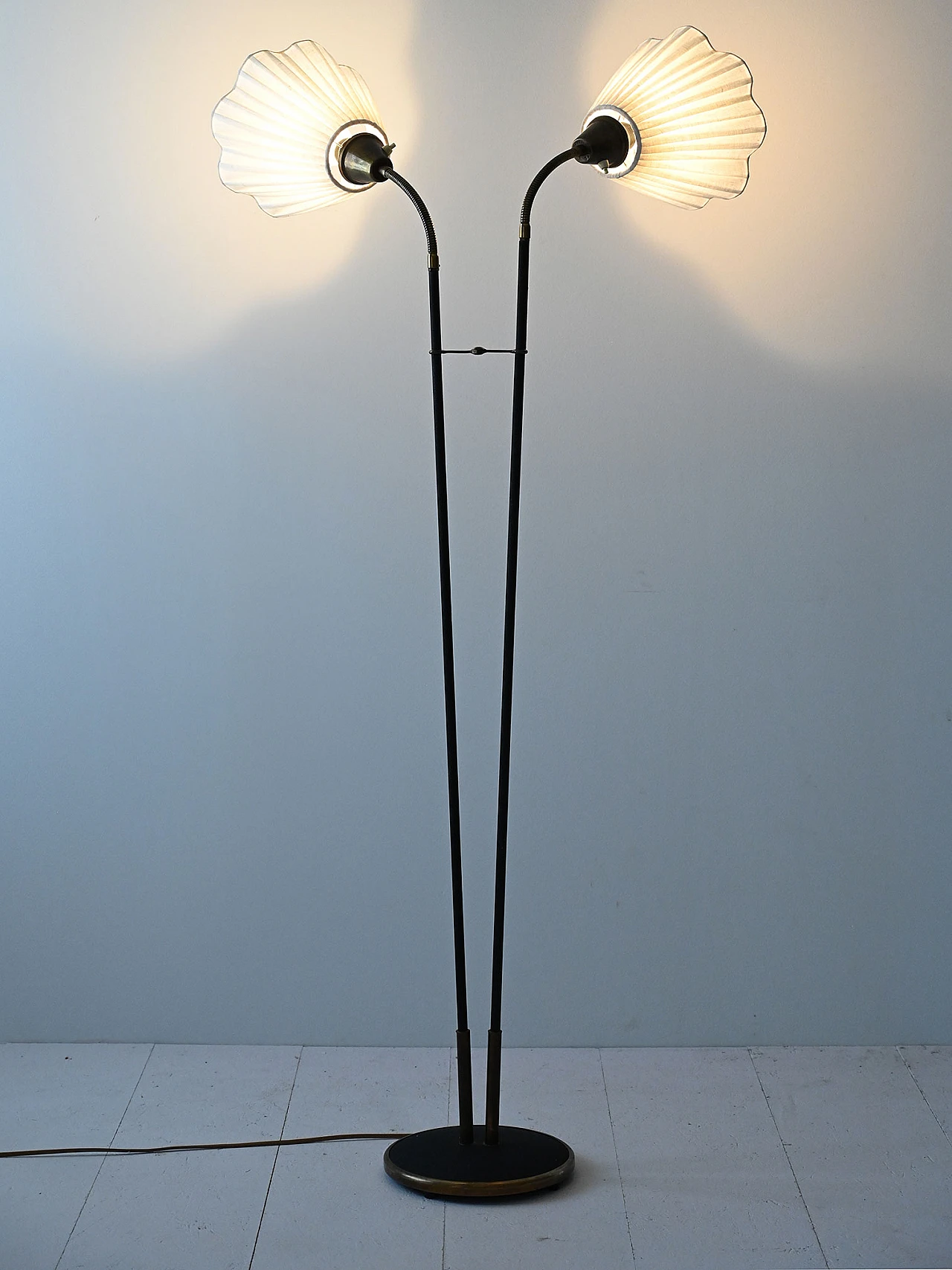 Floor lamp with two light points 1