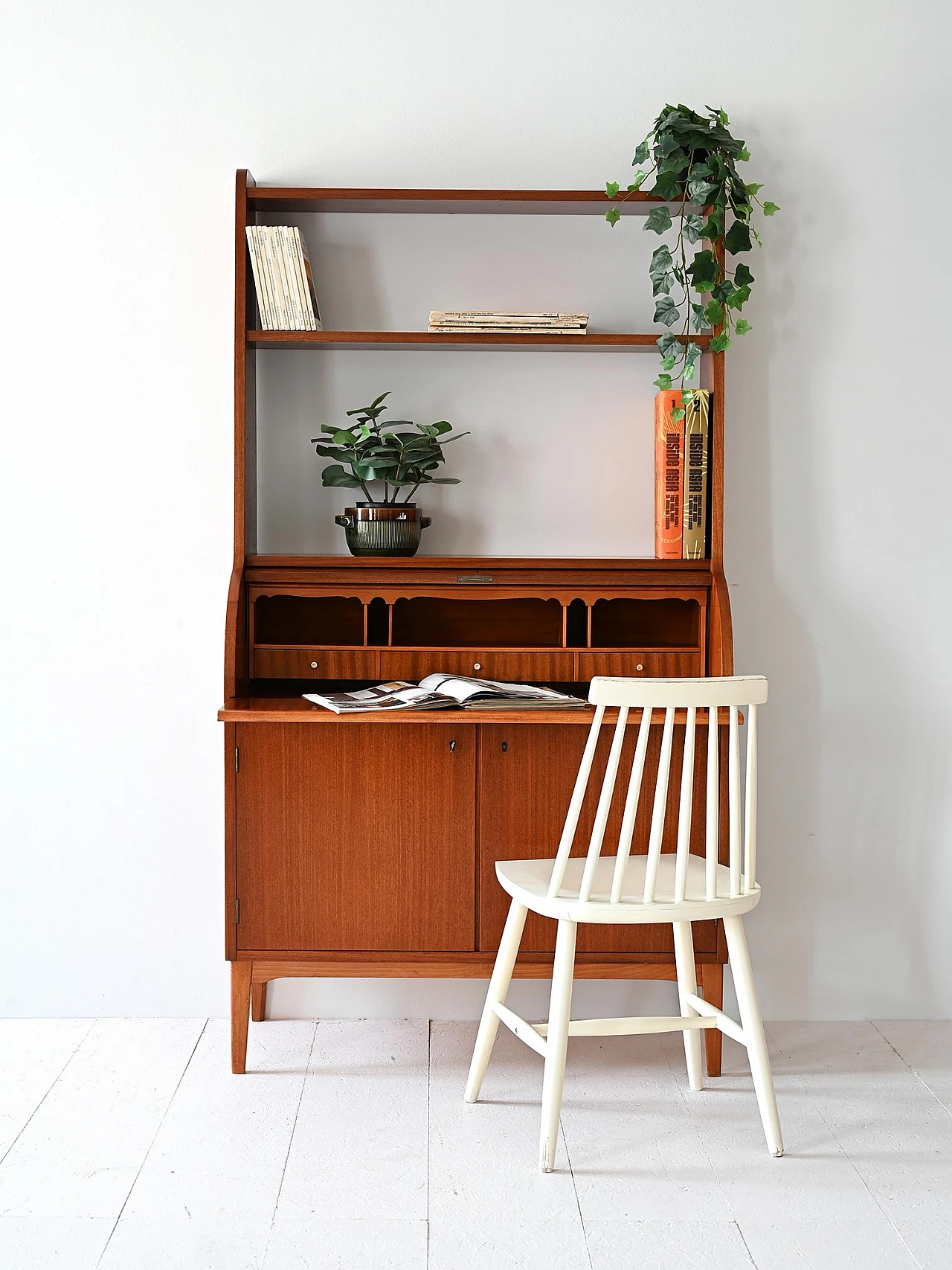 Scandinavian bookcase with desk 1