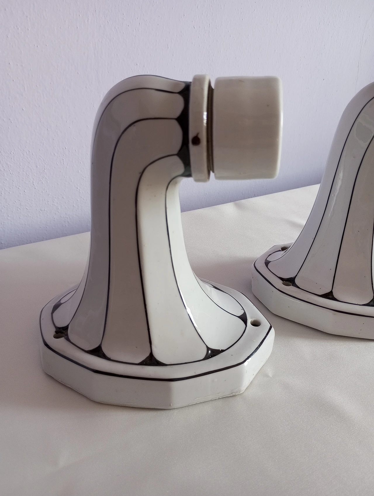 Pair of Art Noveau wall lamps in pocellana Brunquell, 60s 3