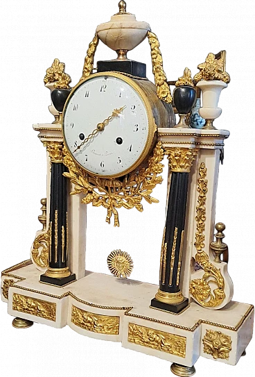 French pendulum clock in marble and gilded bronze, 18th century