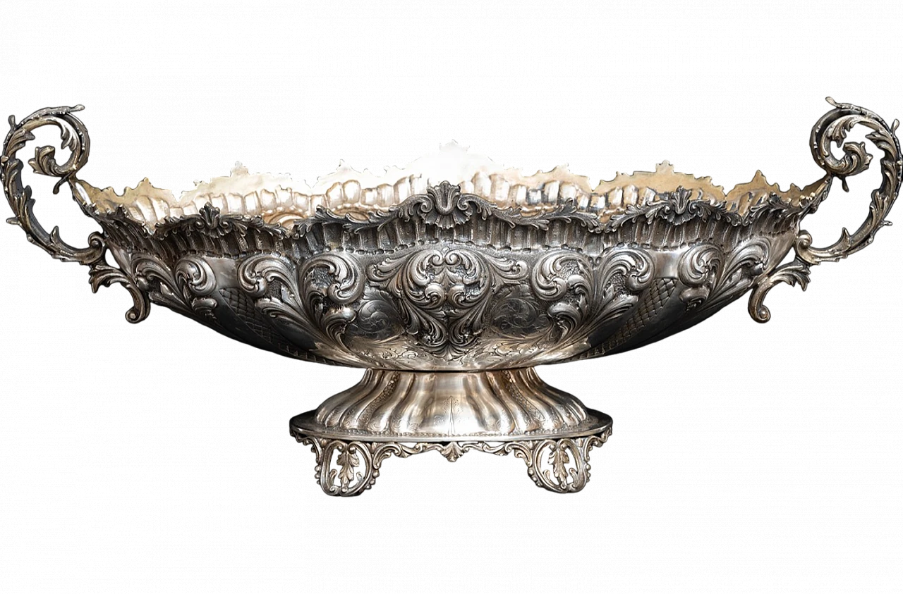 Centrepiece in solid sculptured silver with 800 hallmark, 20th century 8