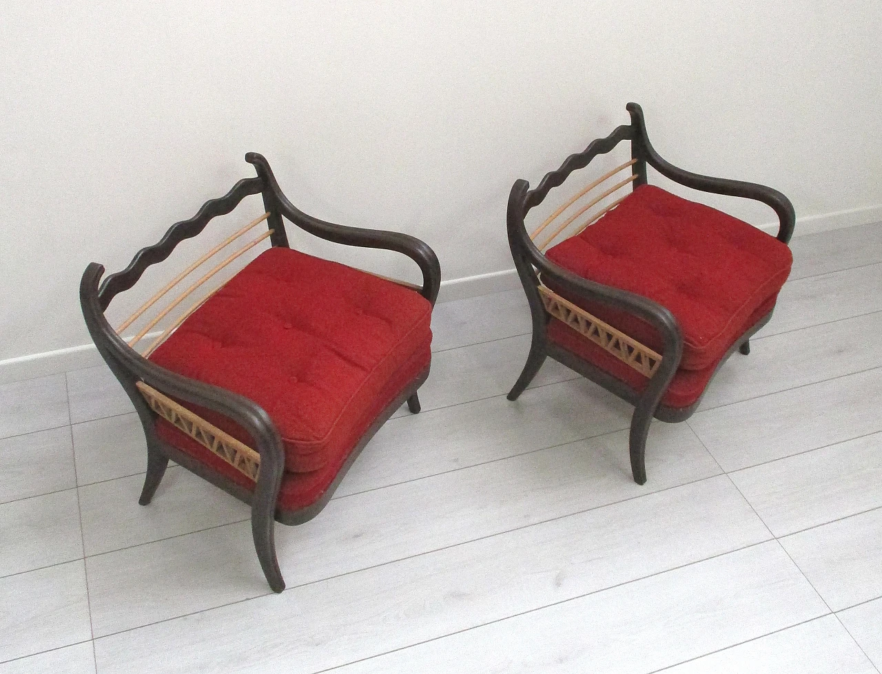 Pair of Paolo Buffa red armchairs in beech wood, 1940s 4