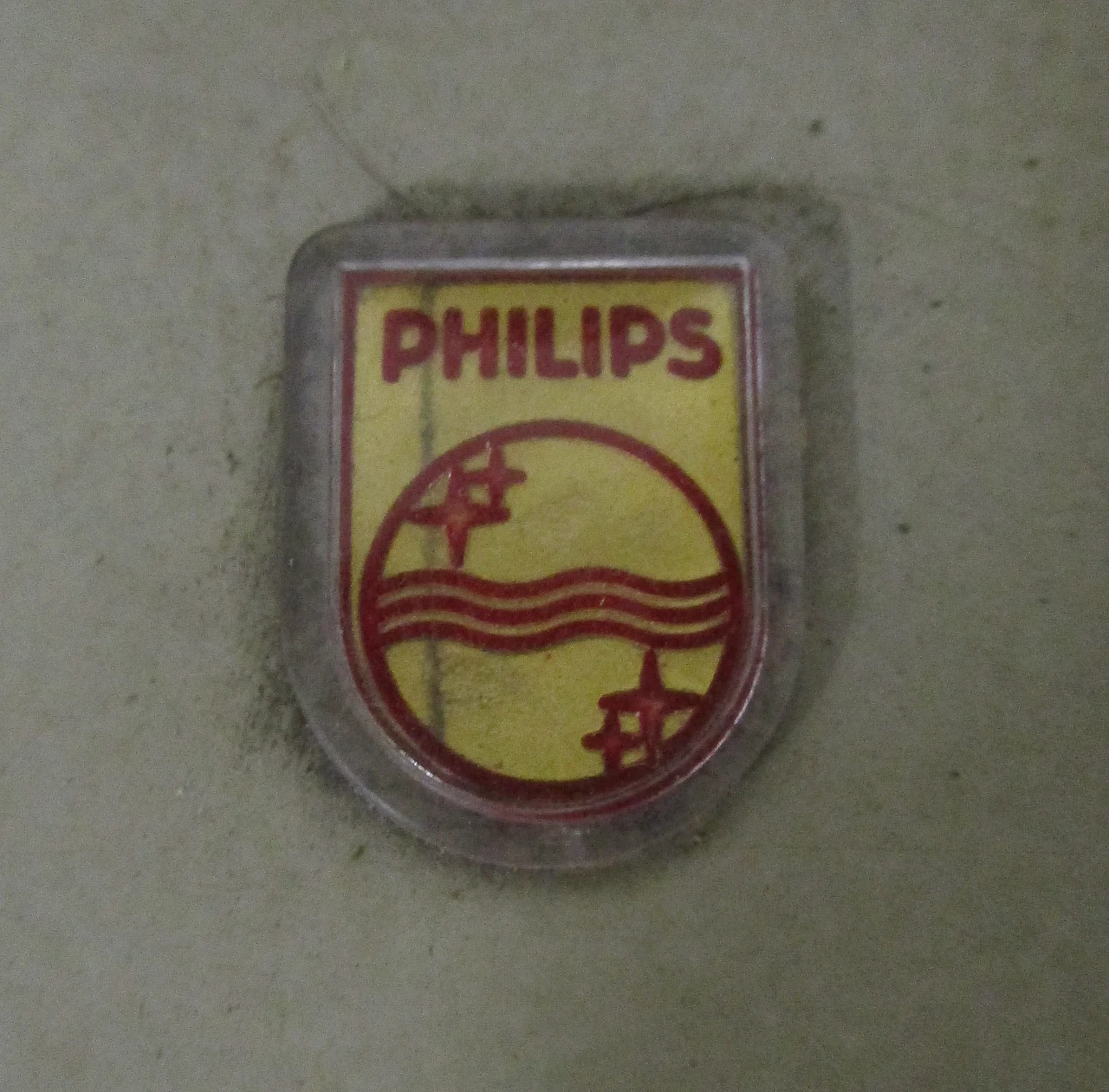 Tavolino con Giradischi Philips in legno di rovere, anni '50 8