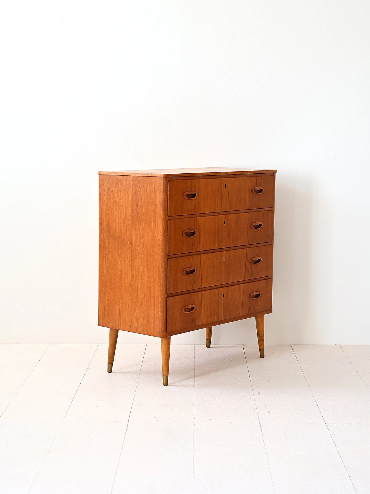 Chest of drawers with brass tips, 60s 3