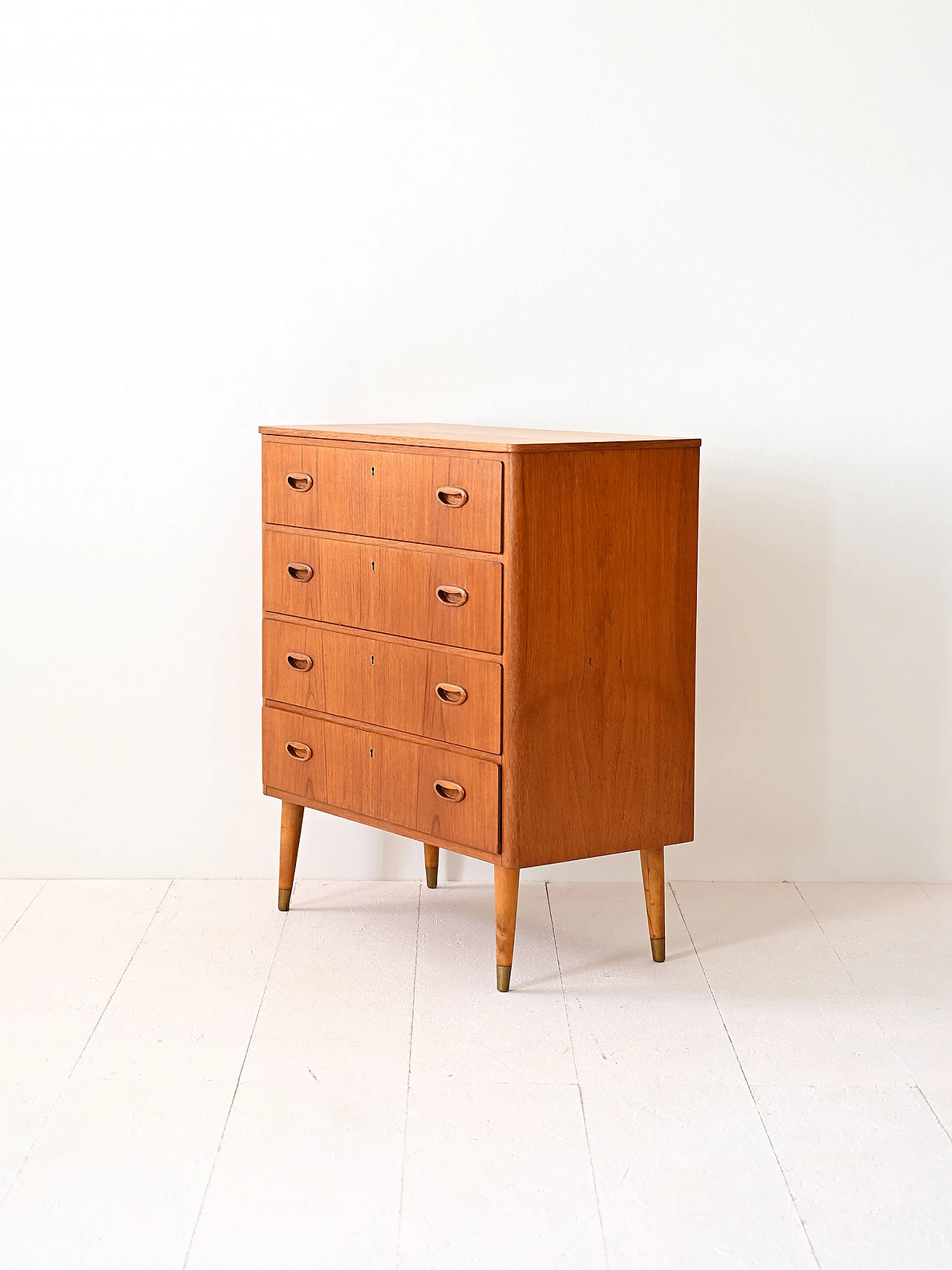 Chest of drawers with brass tips, 60s 4