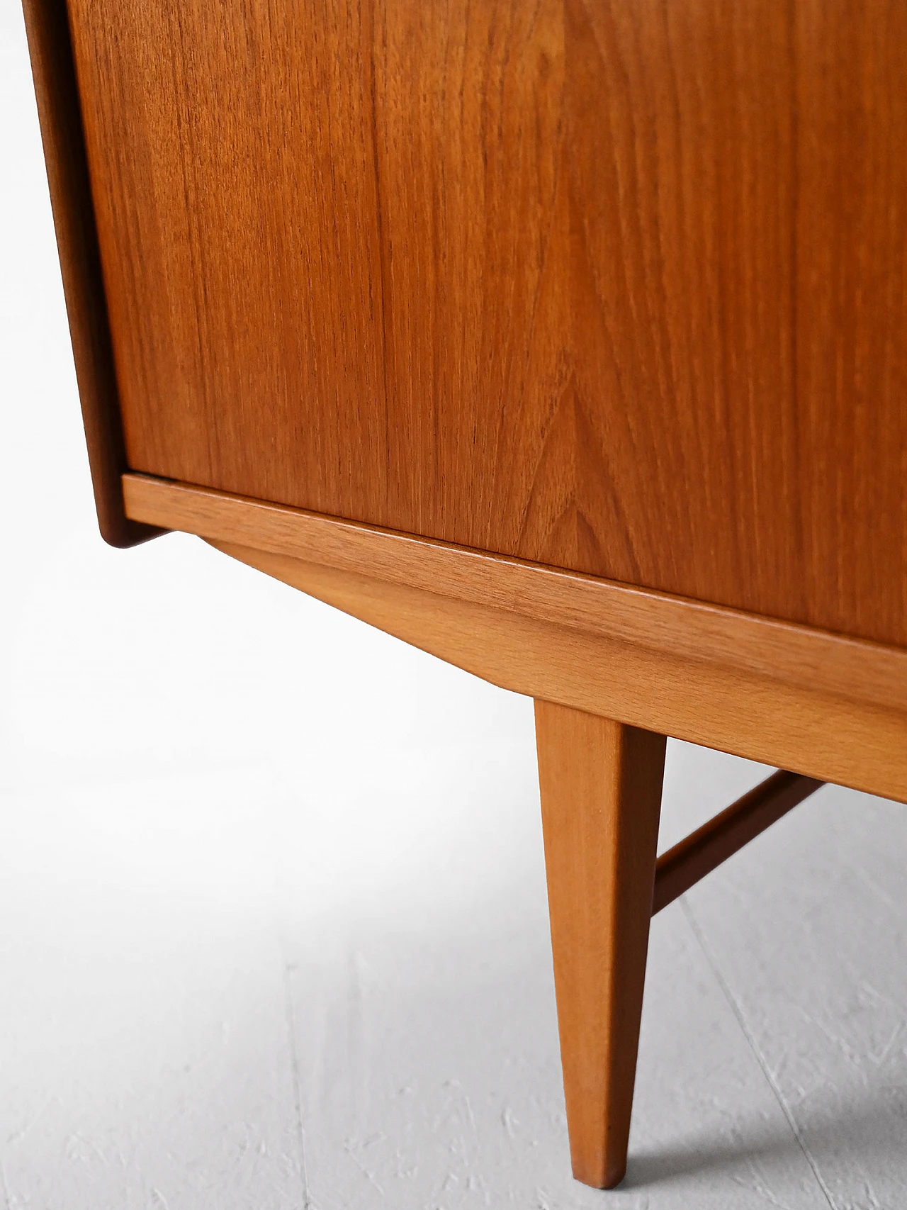 Sideboard with central drawers, 1960s 8