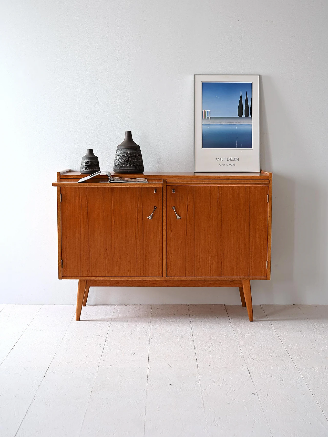 Scandinavian sideboard with removable shelves 1