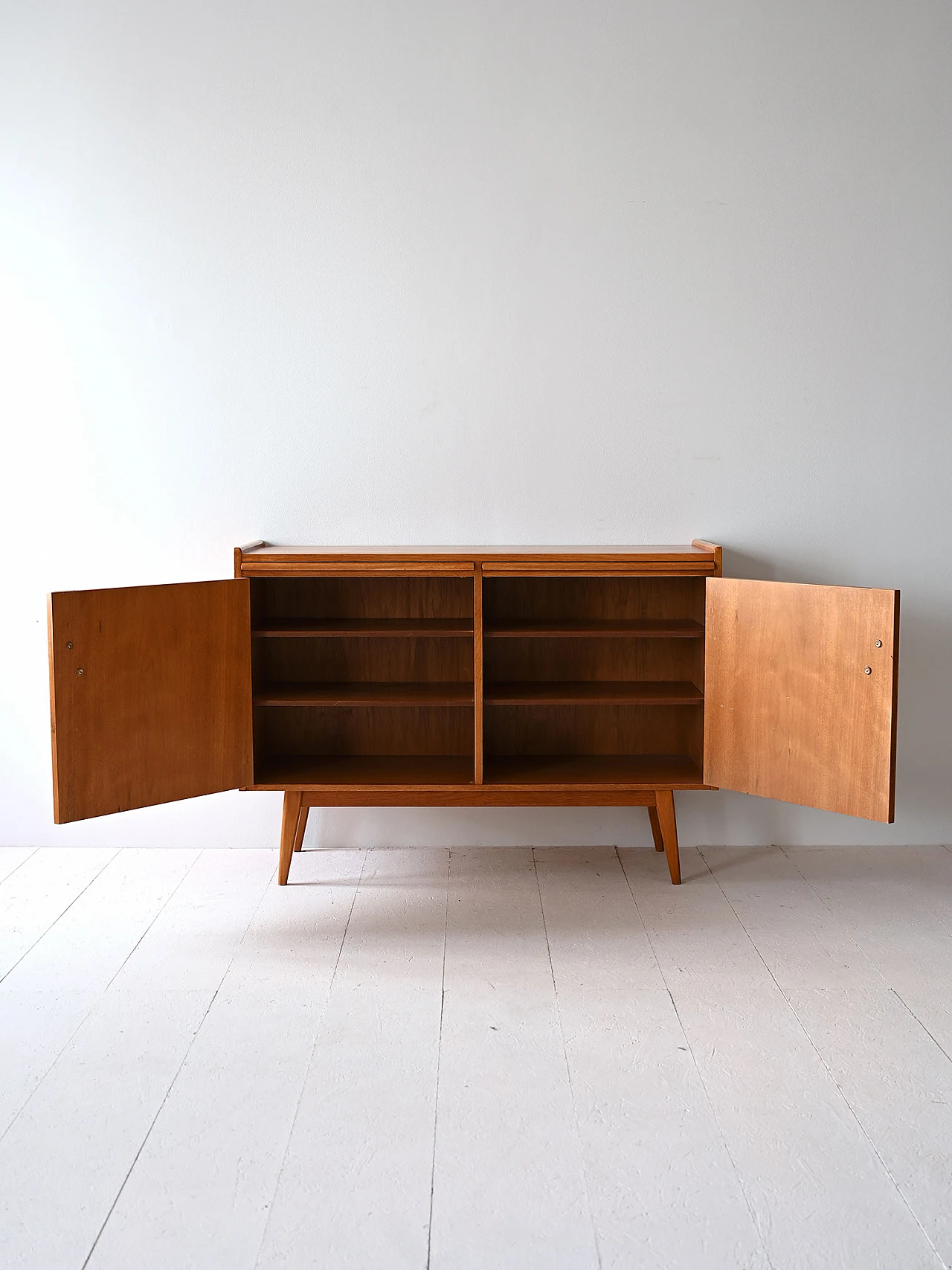 Scandinavian sideboard with removable shelves 3