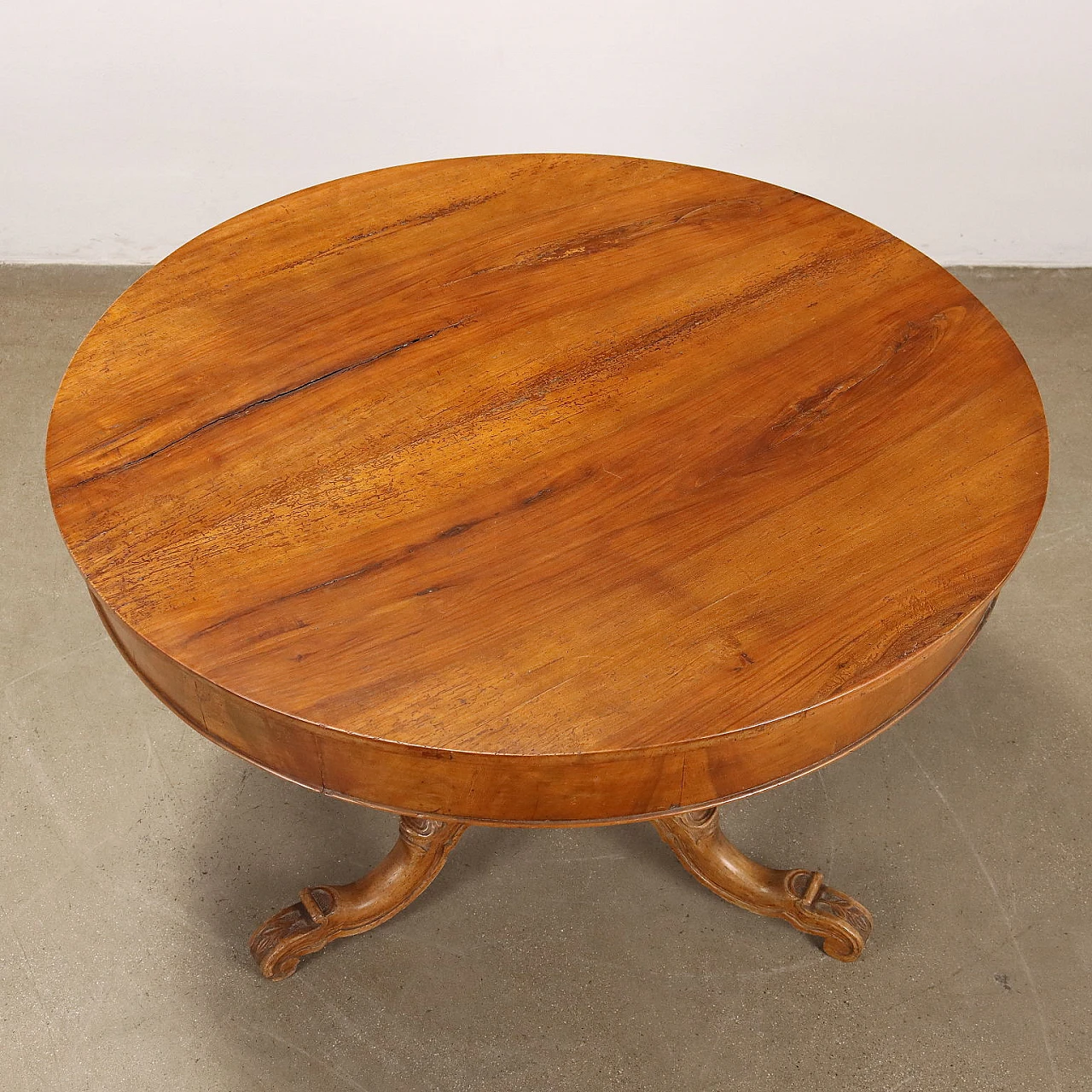 Round table Louis Philippe walnut , 19th century 3