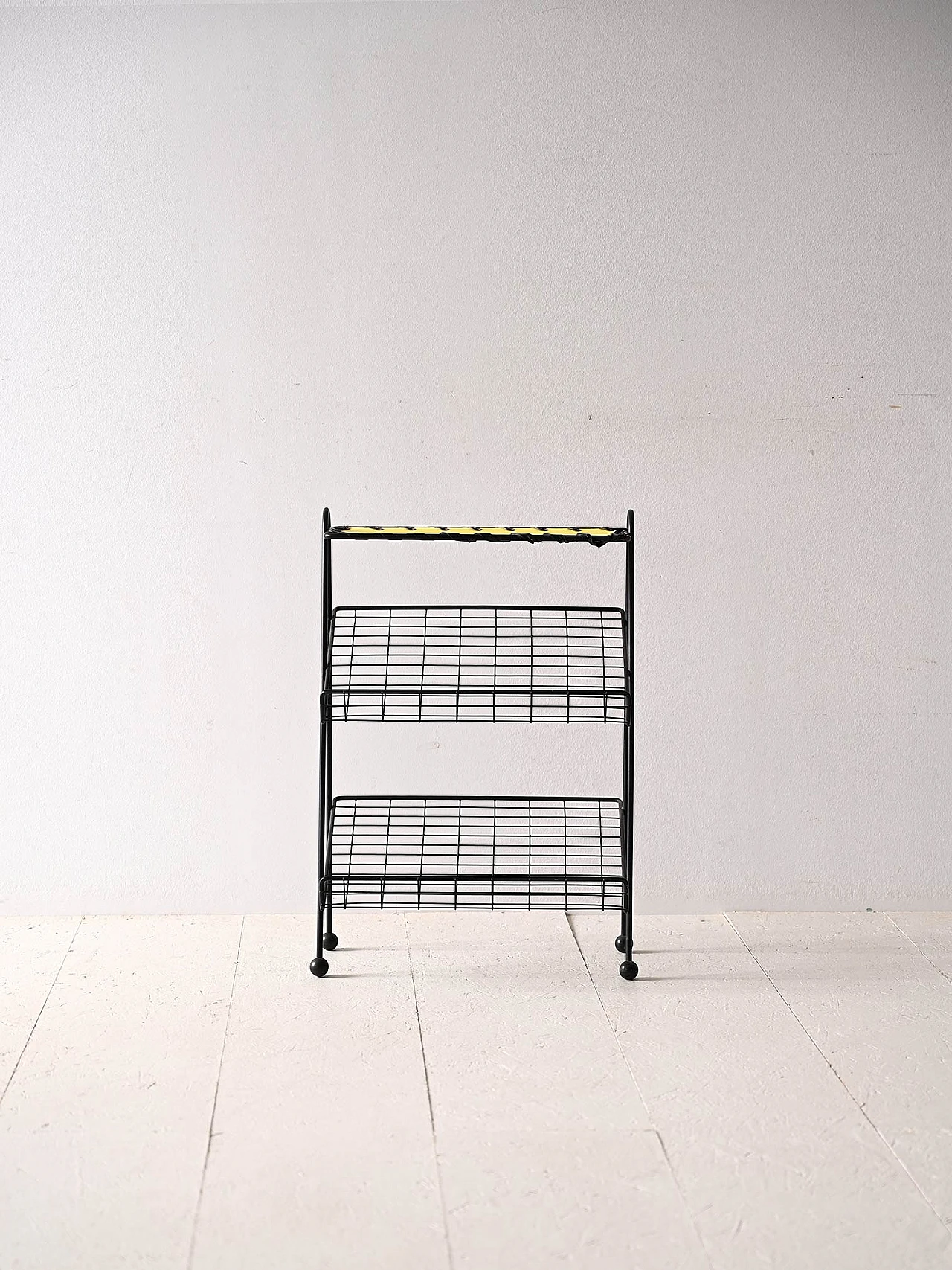 Black metal magazine rack 2