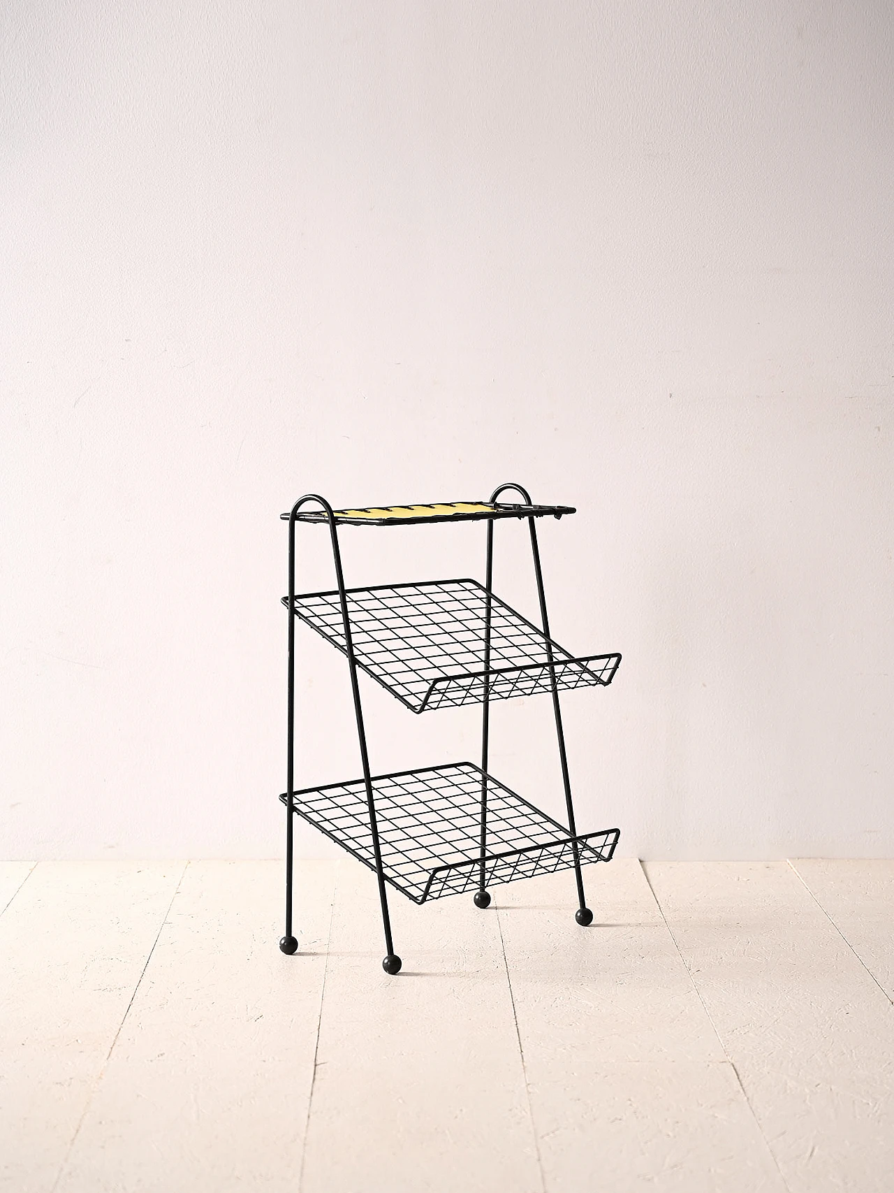 Black metal magazine rack 4