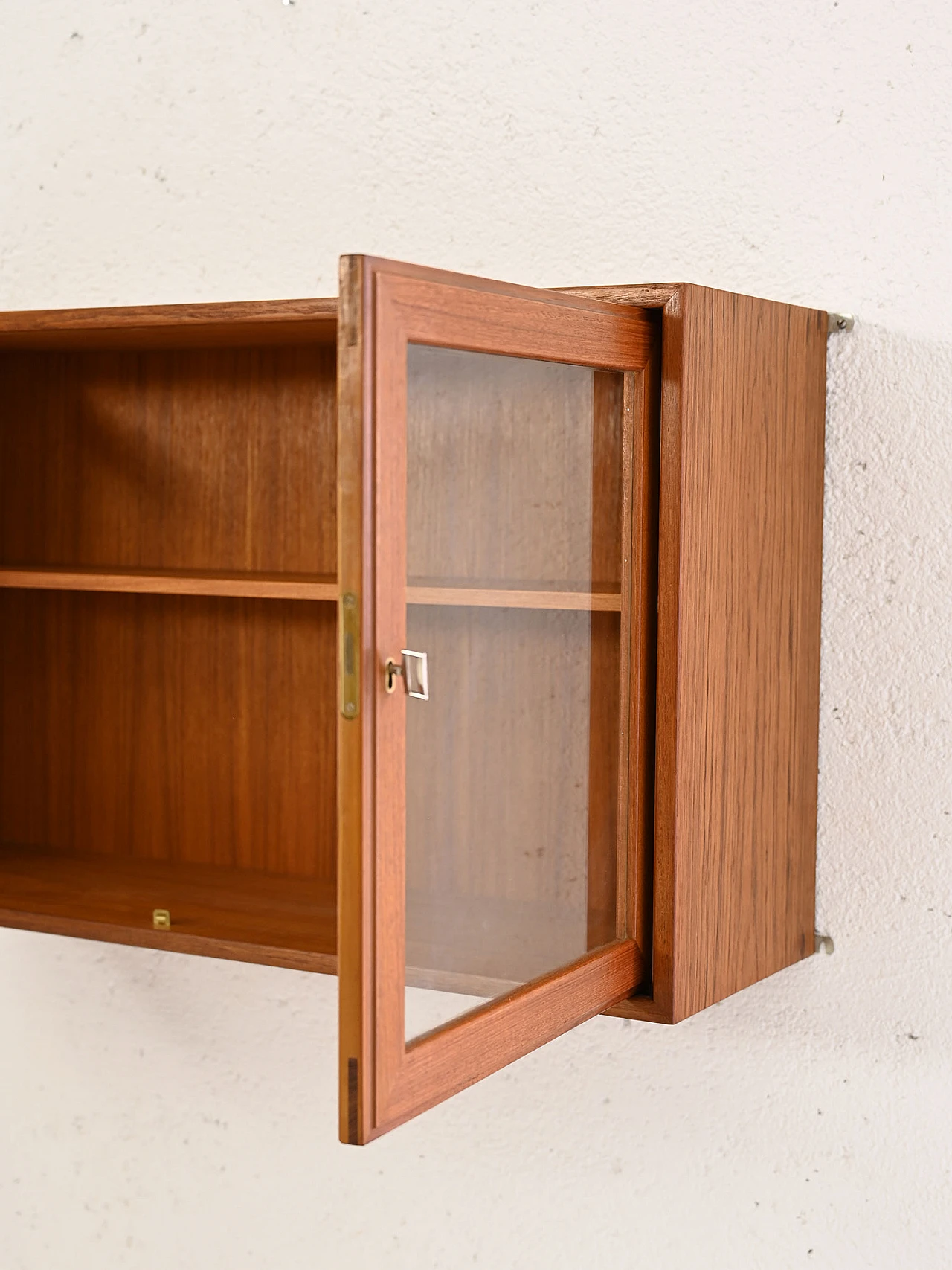 Hanging display cabinet in teak with glass doors, 60s 4