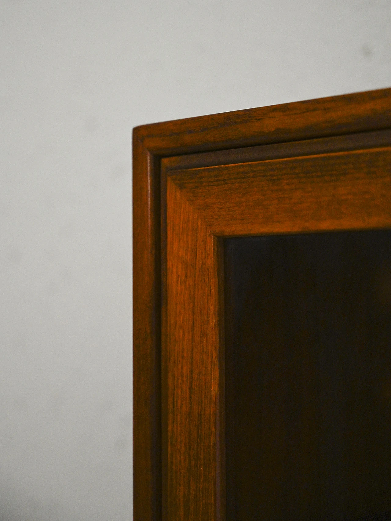 Hanging display cabinet in teak with glass doors, 60s 6