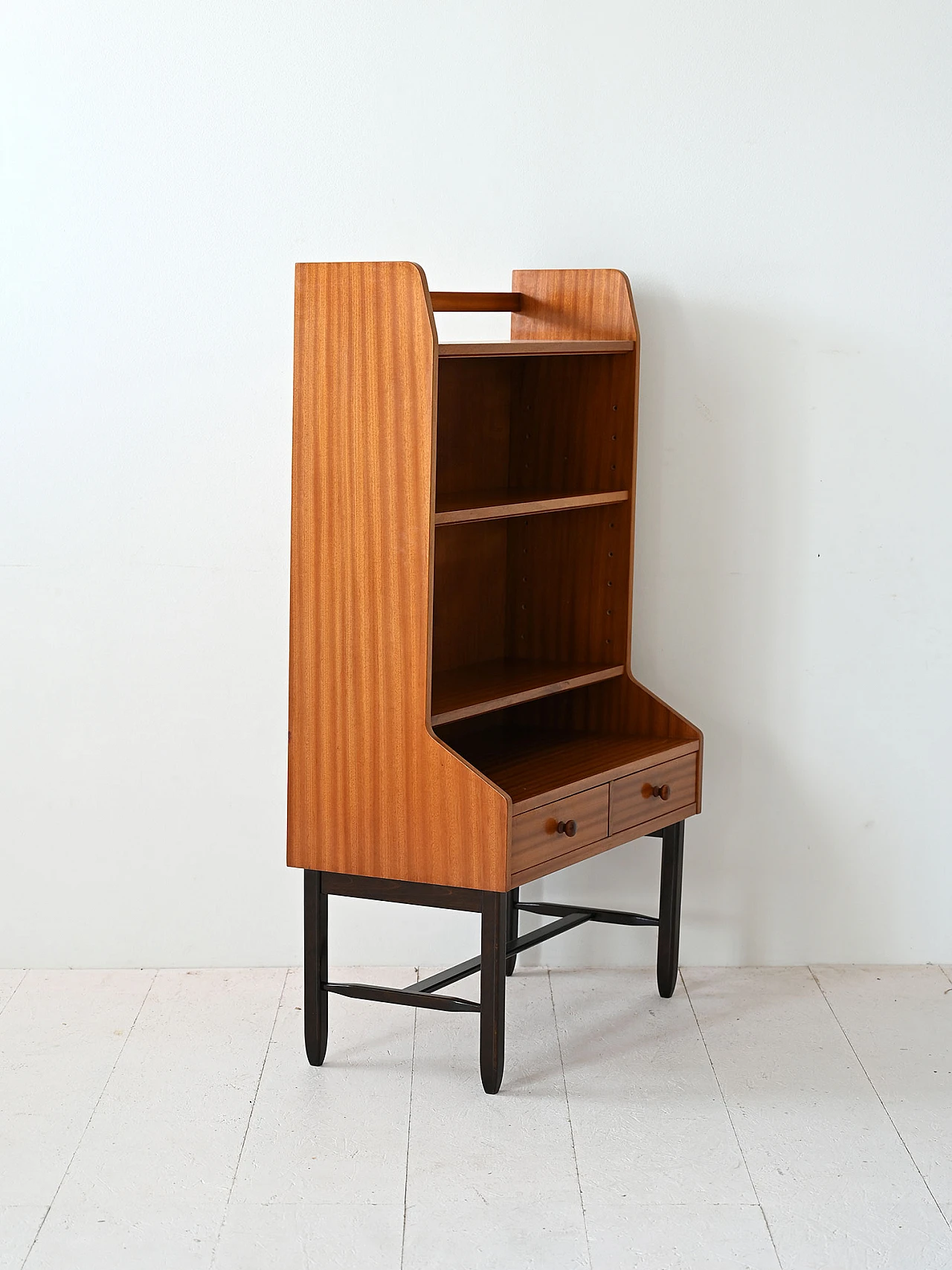 Low Scandinavian bookcase 3