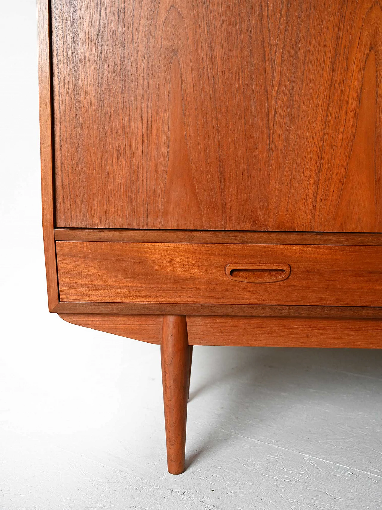 Highboard scandinavo in teak 9