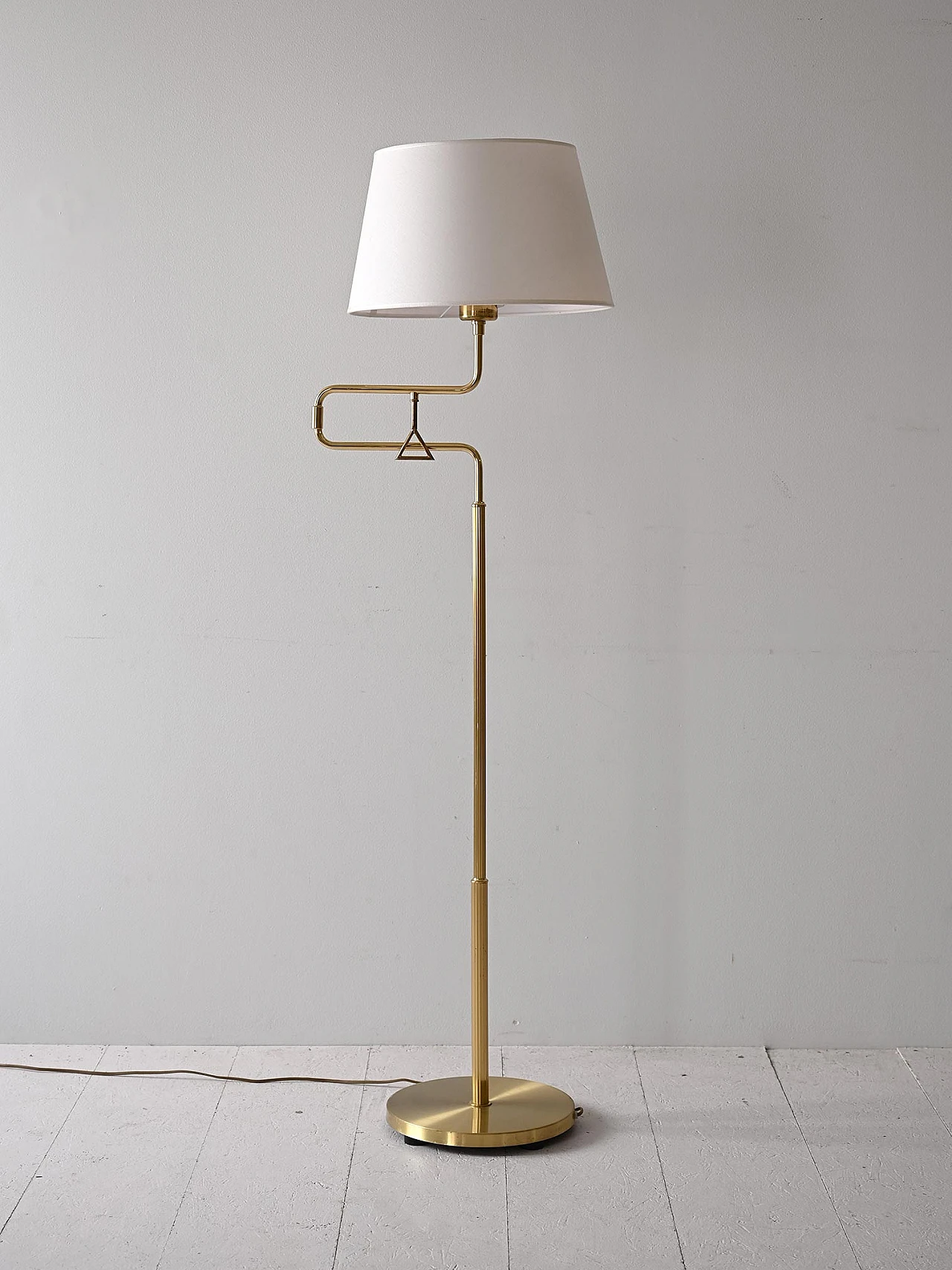 Brass floor lamp with adjustable arm, 1960s 2