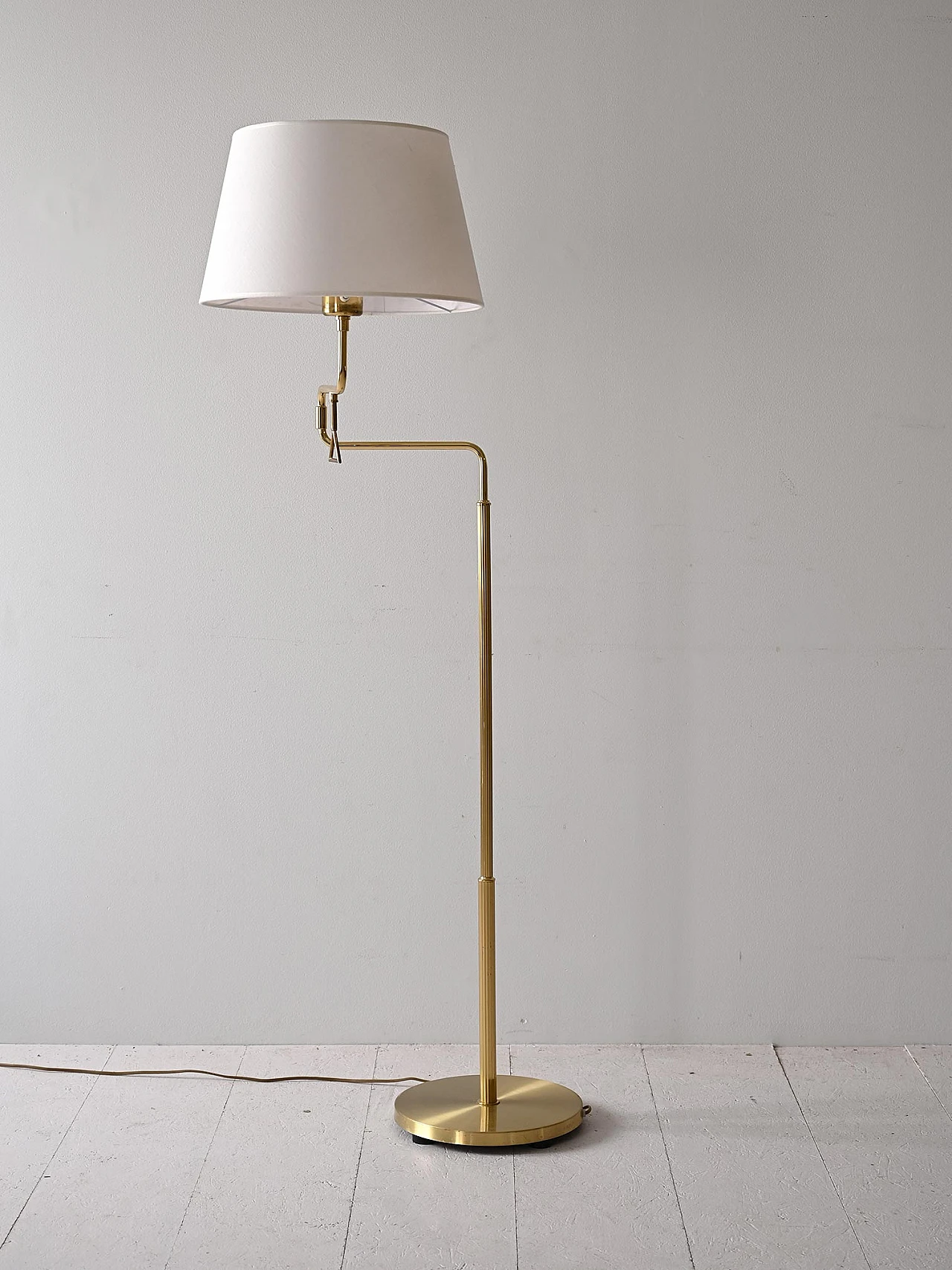 Brass floor lamp with adjustable arm, 1960s 3