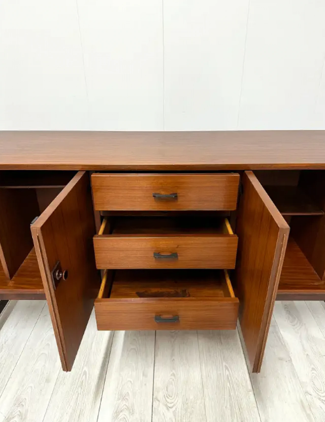 Credenza in legno di teak di Barovero, anni '60 12