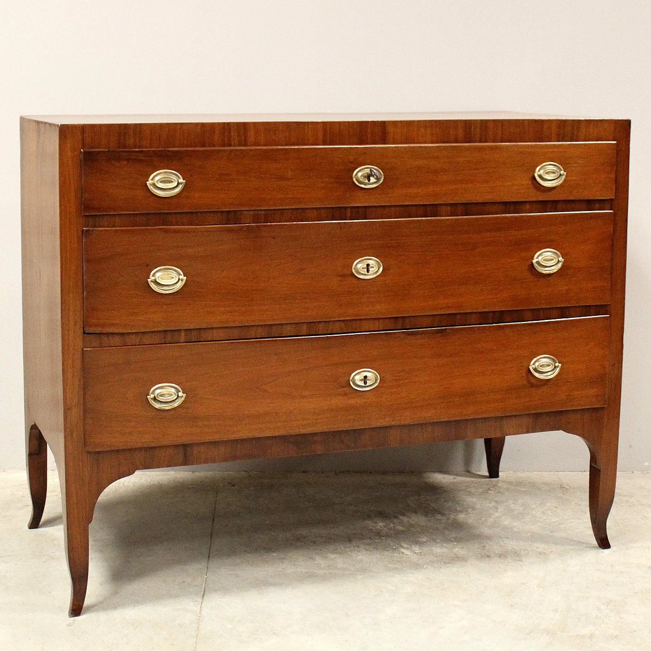 Chest of drawers in 18th century Italian Direttorio walnut 1