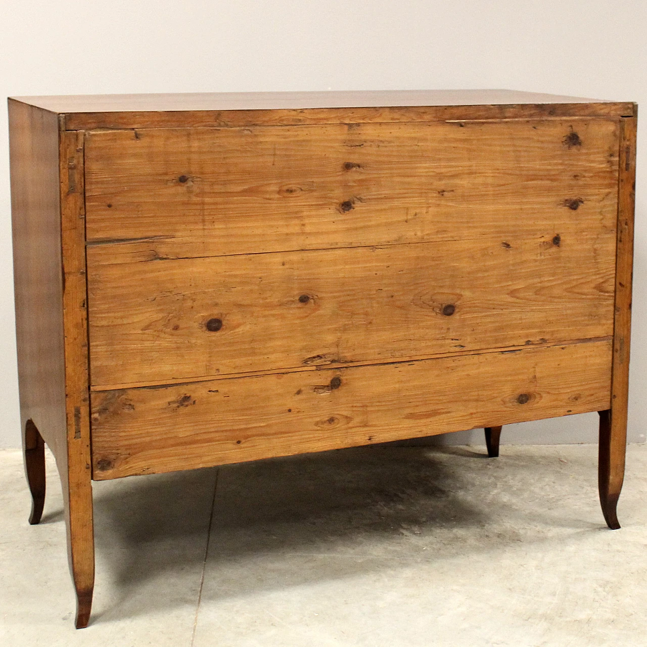 Chest of drawers in 18th century Italian Direttorio walnut 11