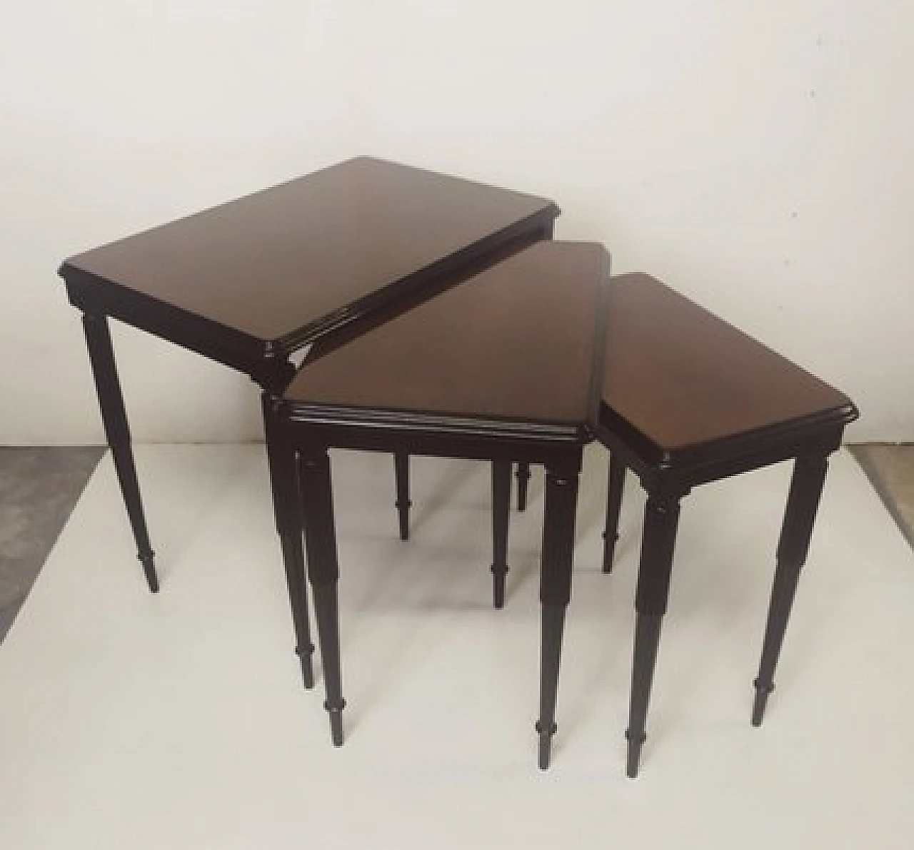 3 Small nesting tables, 1940s 2