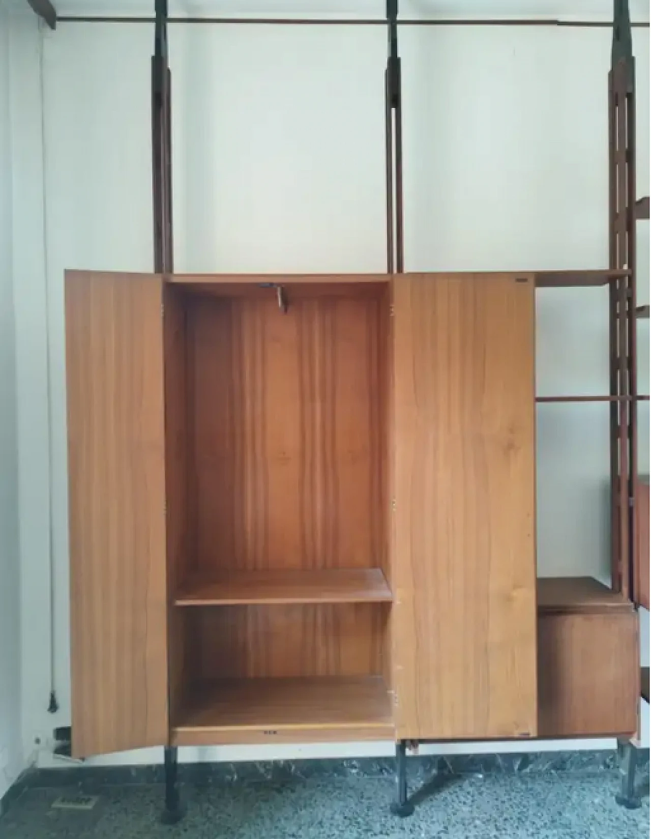 Libreria Giraffe in legno di Tilche per Arform, anni '60 6