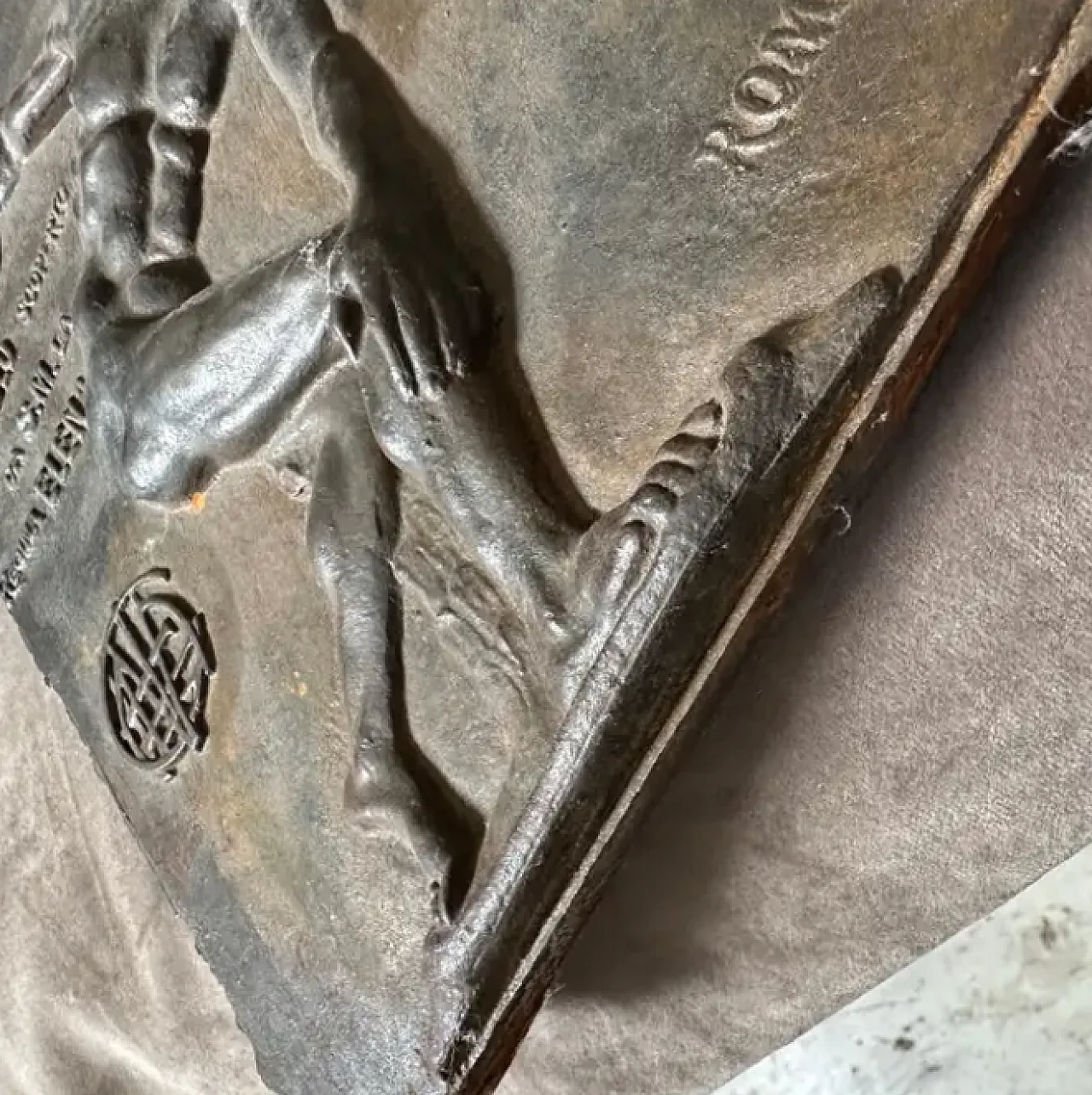 Bronze panel with relief of a Discobolus, 1950s 9