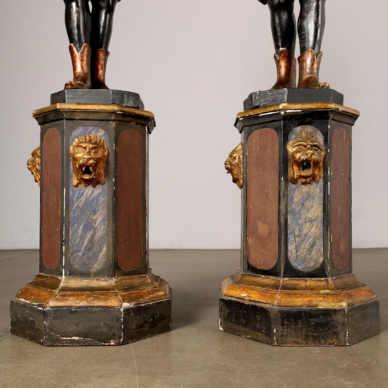 Pair of Venetian Reggicero Moors, early 19th century 10